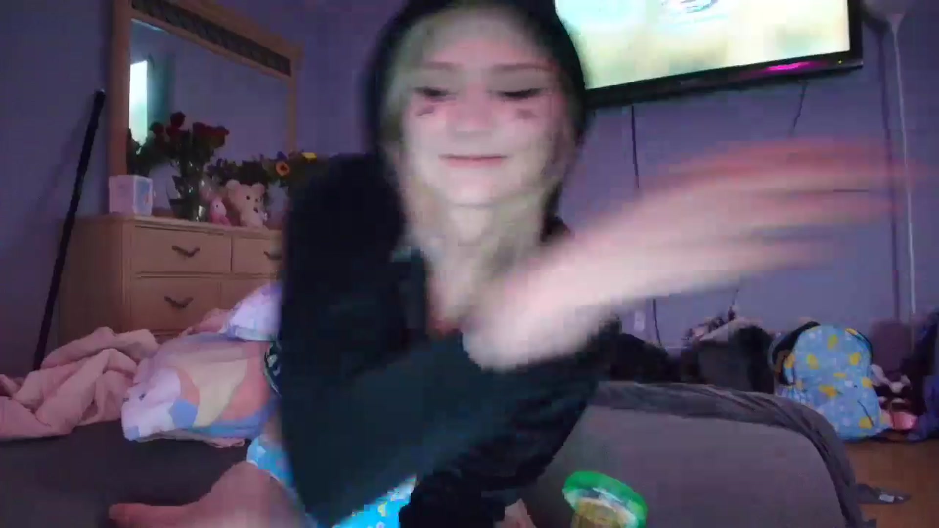 Gallery image thumbnail from DuckChan0's myfreecams stream on, 02/17/2025, 24:01 image 14 of 20