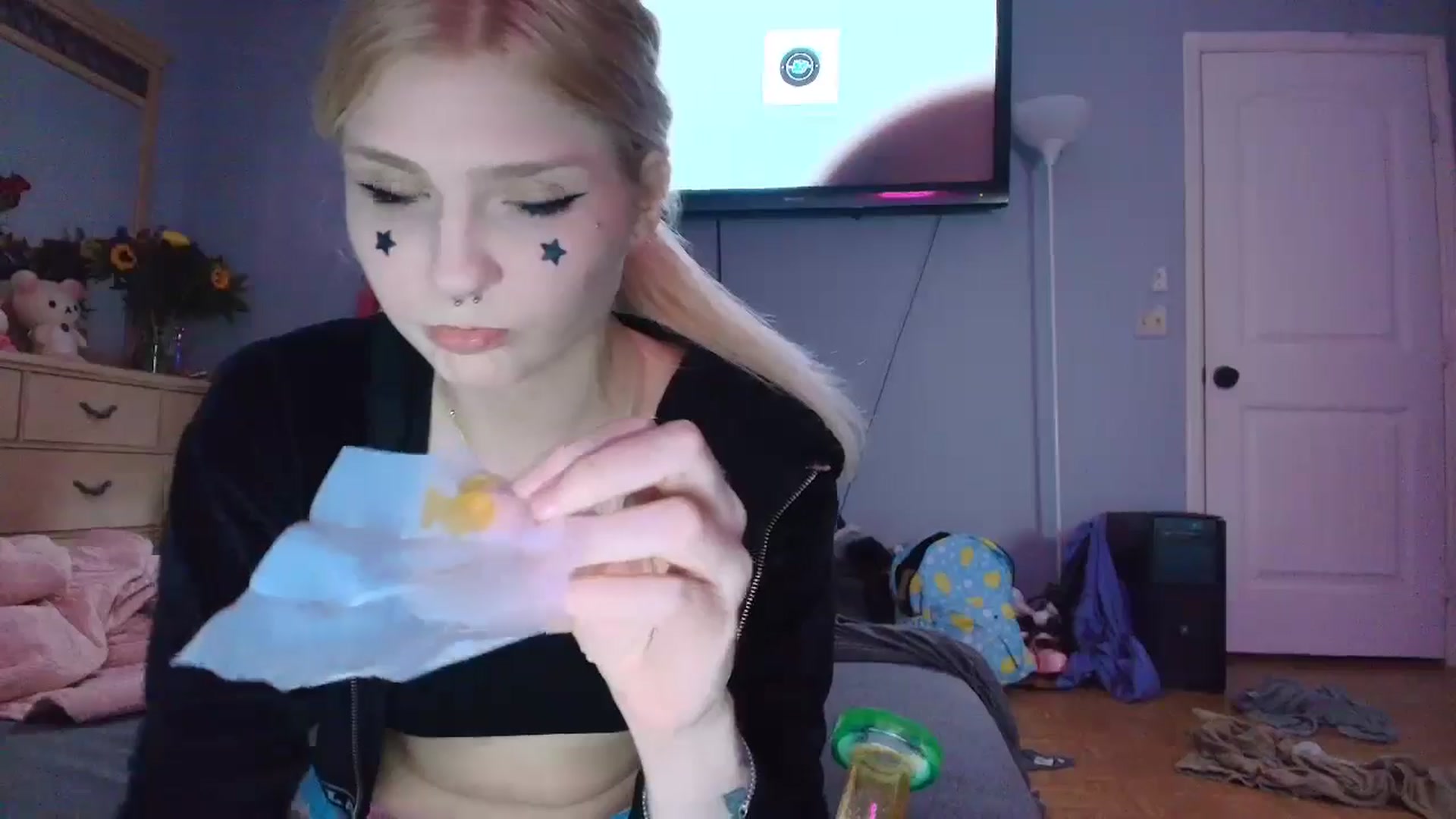 Gallery image thumbnail from DuckChan0's myfreecams stream on, 02/17/2025, 24:01 image 3 of 20