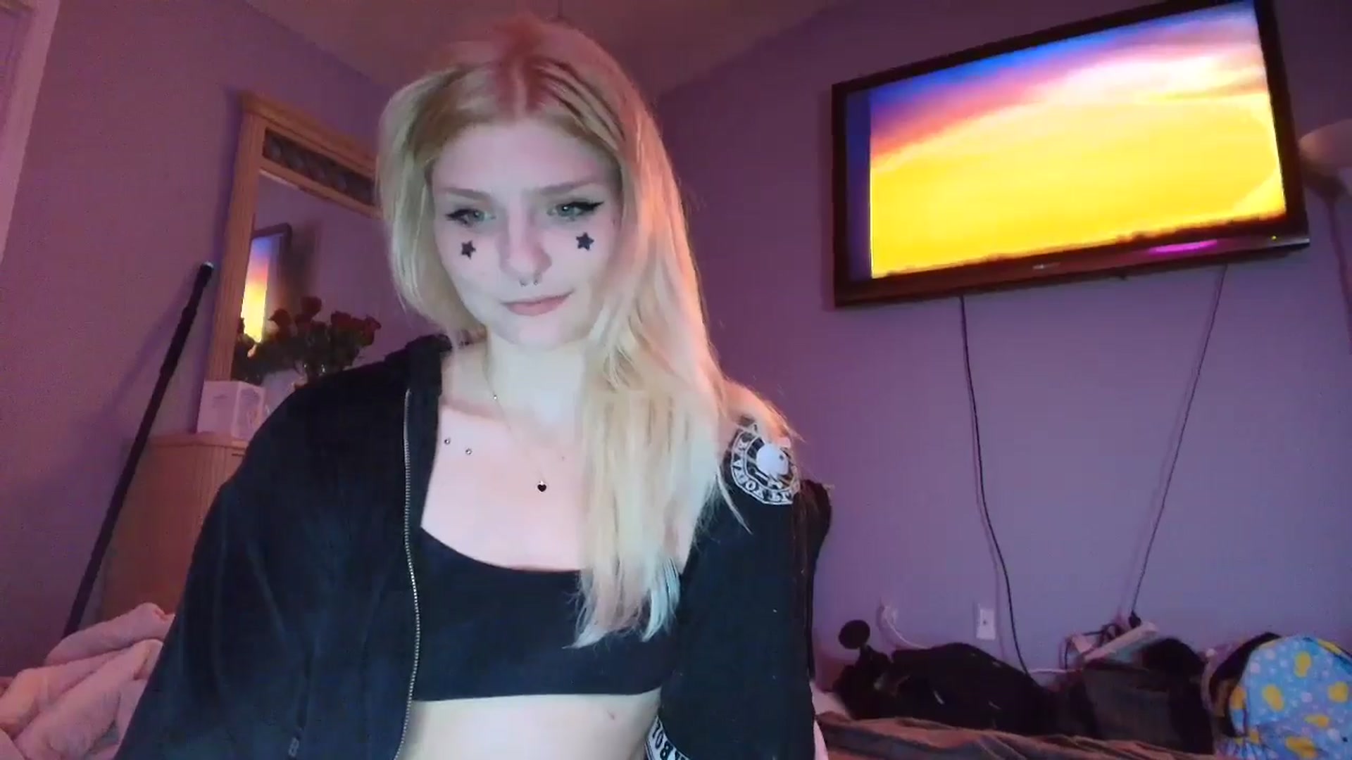 Gallery image thumbnail from DuckChan0's myfreecams stream on, 02/17/2025, 24:01 image 12 of 20