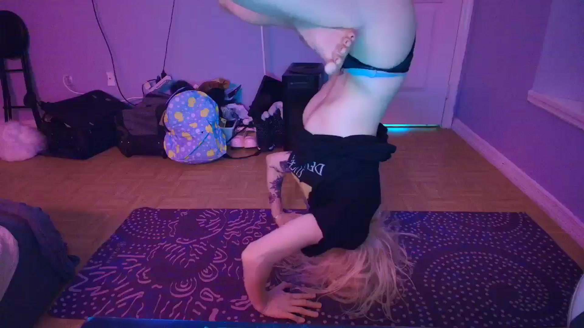 Gallery image thumbnail from DuckChan0's myfreecams stream on, 02/17/2025, 15:41 image 10 of 20