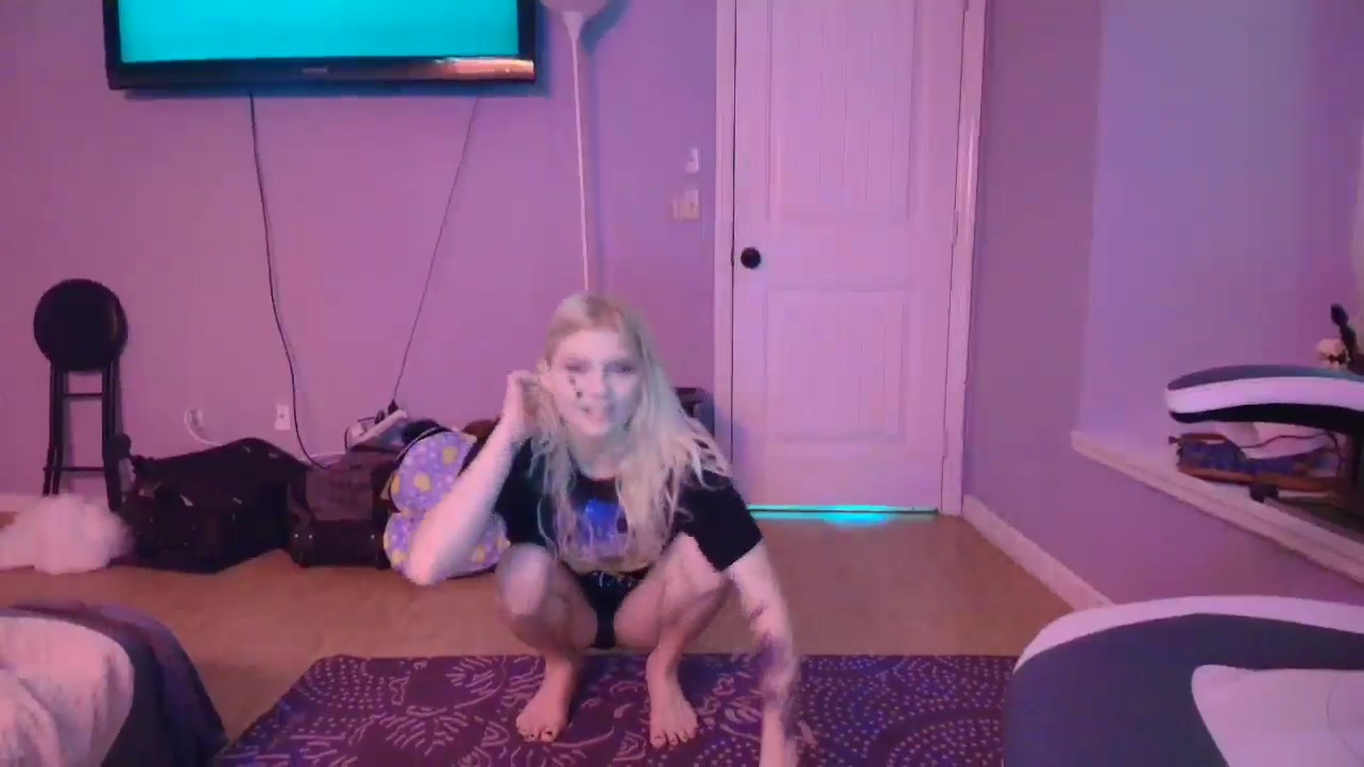 Gallery image thumbnail from DuckChan0's myfreecams stream on, 02/17/2025, 15:41 image 12 of 20