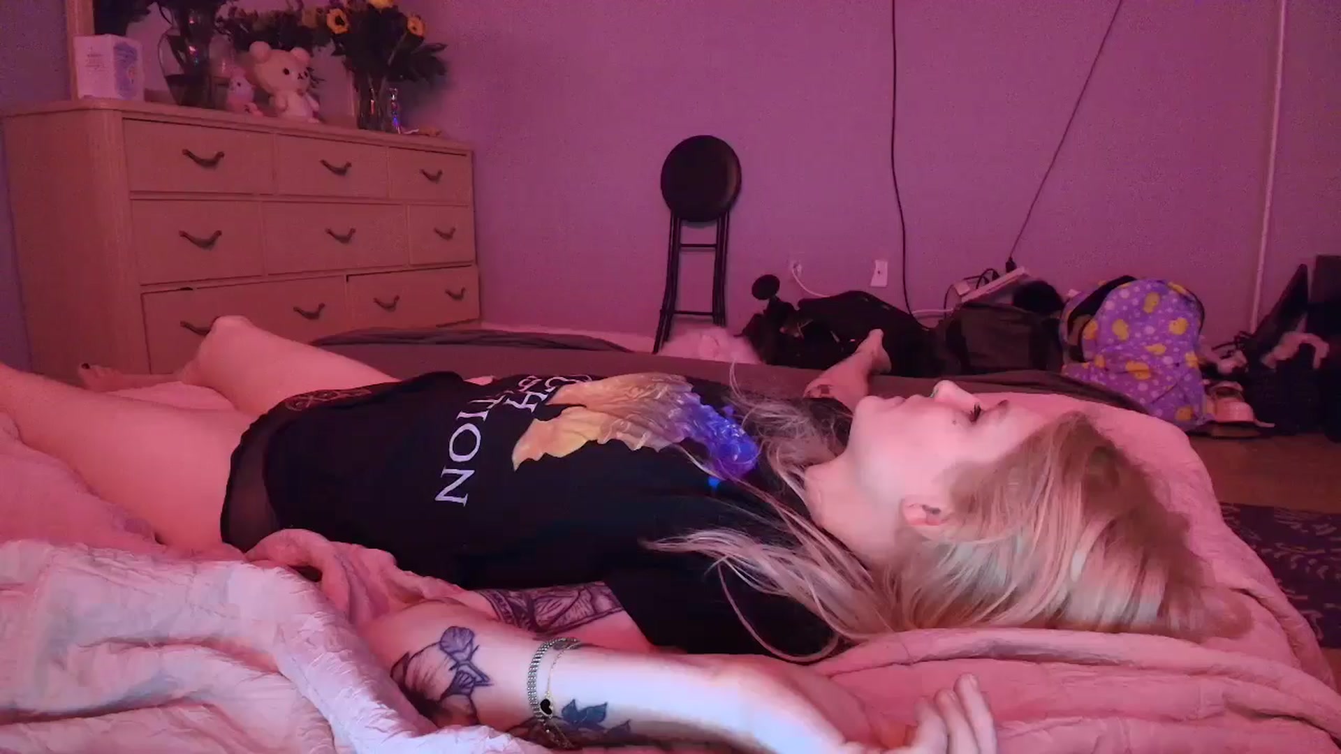Gallery image thumbnail from DuckChan0's myfreecams stream on, 02/17/2025, 16:26 image 18 of 20