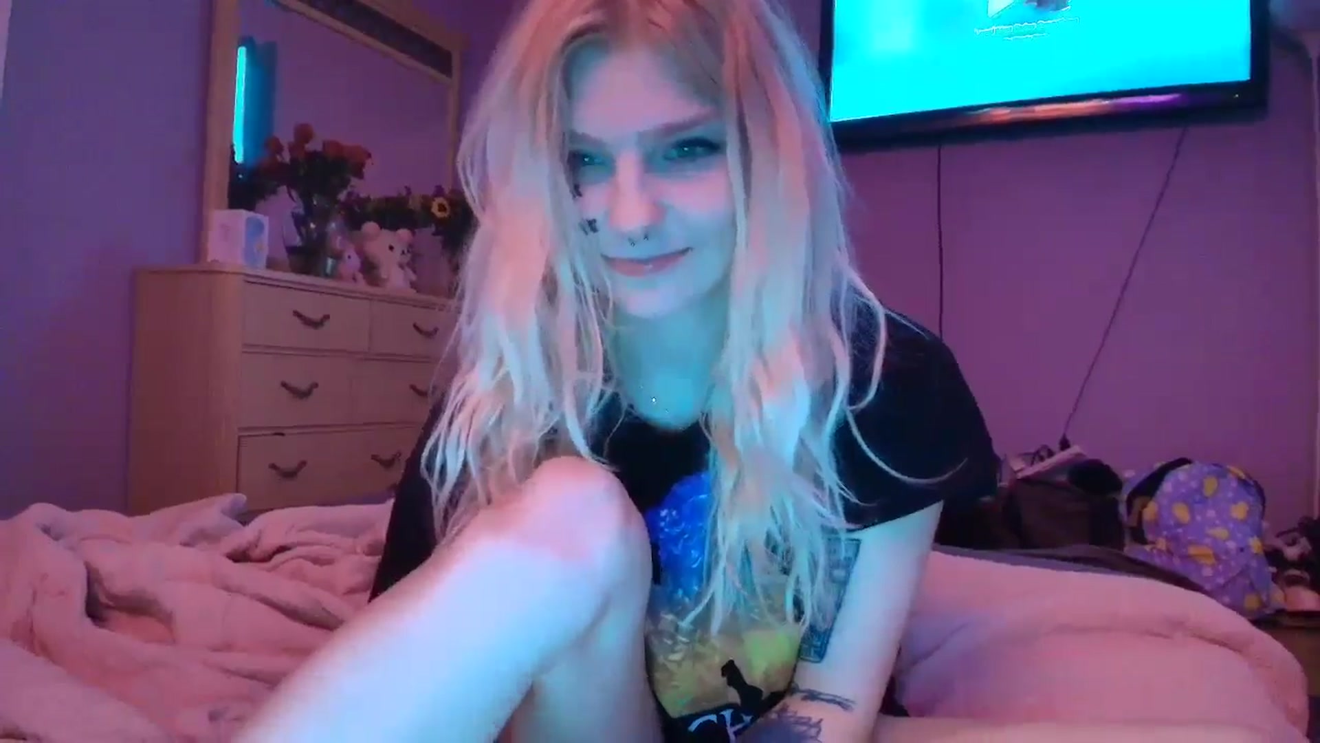 Gallery image thumbnail from DuckChan0's myfreecams stream on, 02/17/2025, 16:26 image 17 of 20