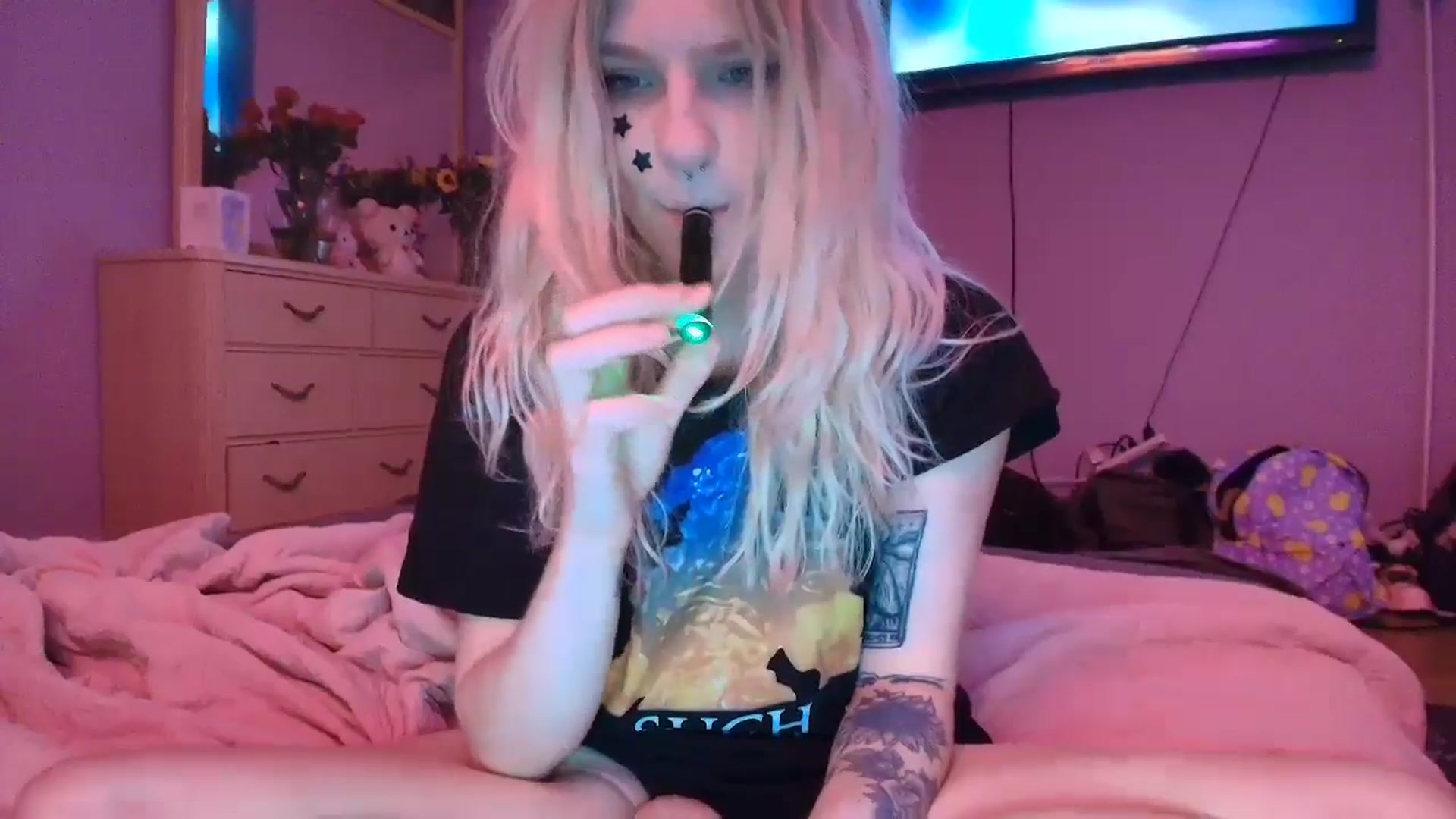 Gallery image thumbnail from DuckChan0's myfreecams stream on, 02/17/2025, 16:26 image 16 of 20