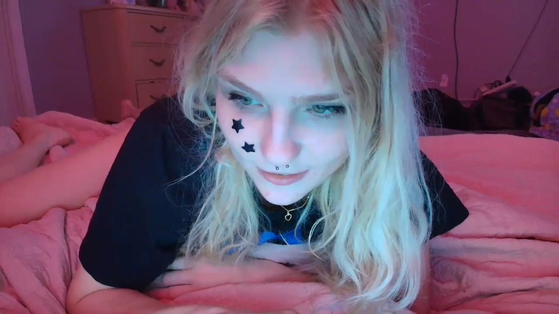 Gallery image thumbnail from DuckChan0's myfreecams stream on, 02/17/2025, 16:44 image 18 of 20