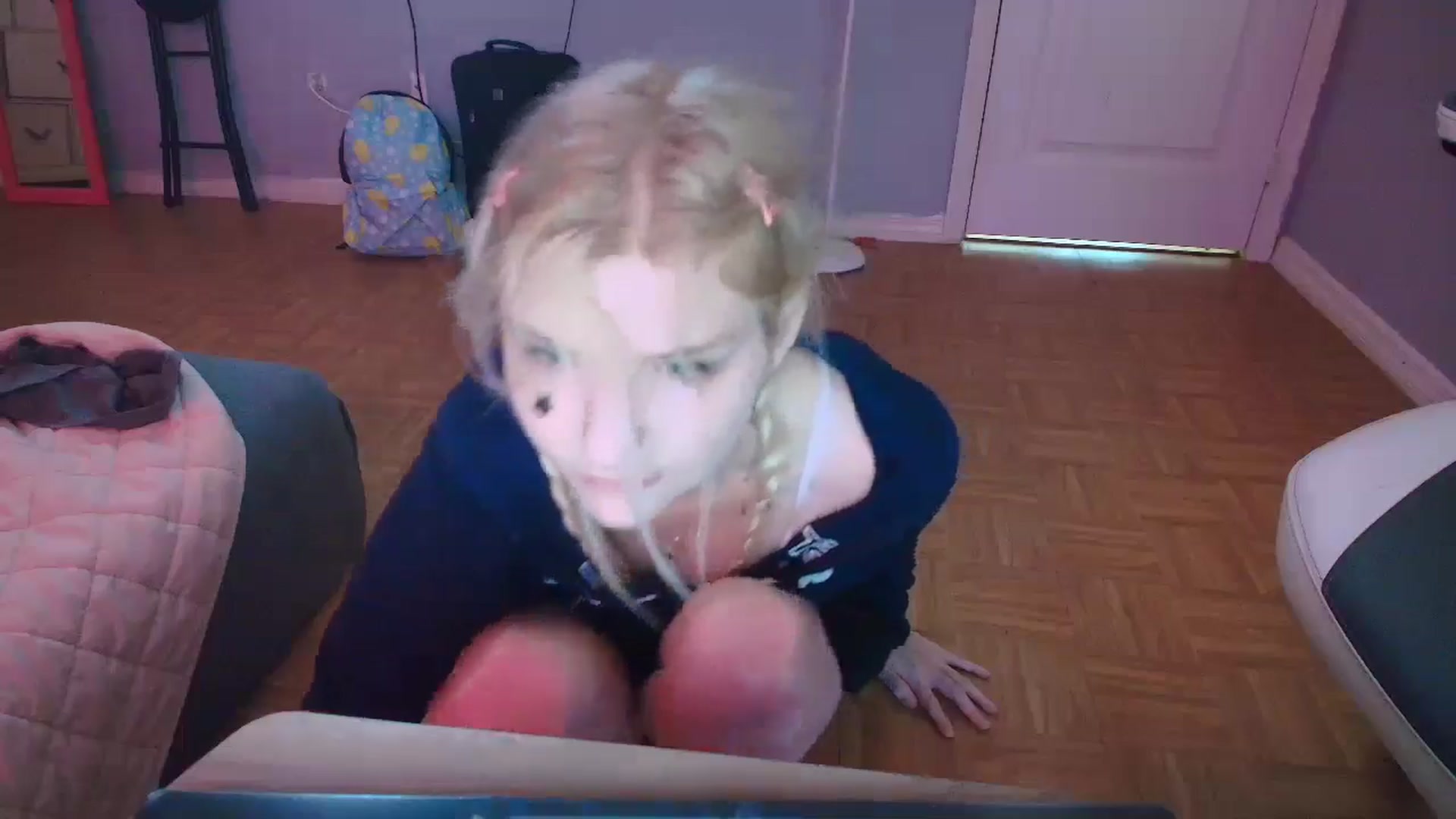 Gallery image thumbnail from DuckChan0's myfreecams stream on, 02/18/2025, 15:44 image 9 of 20