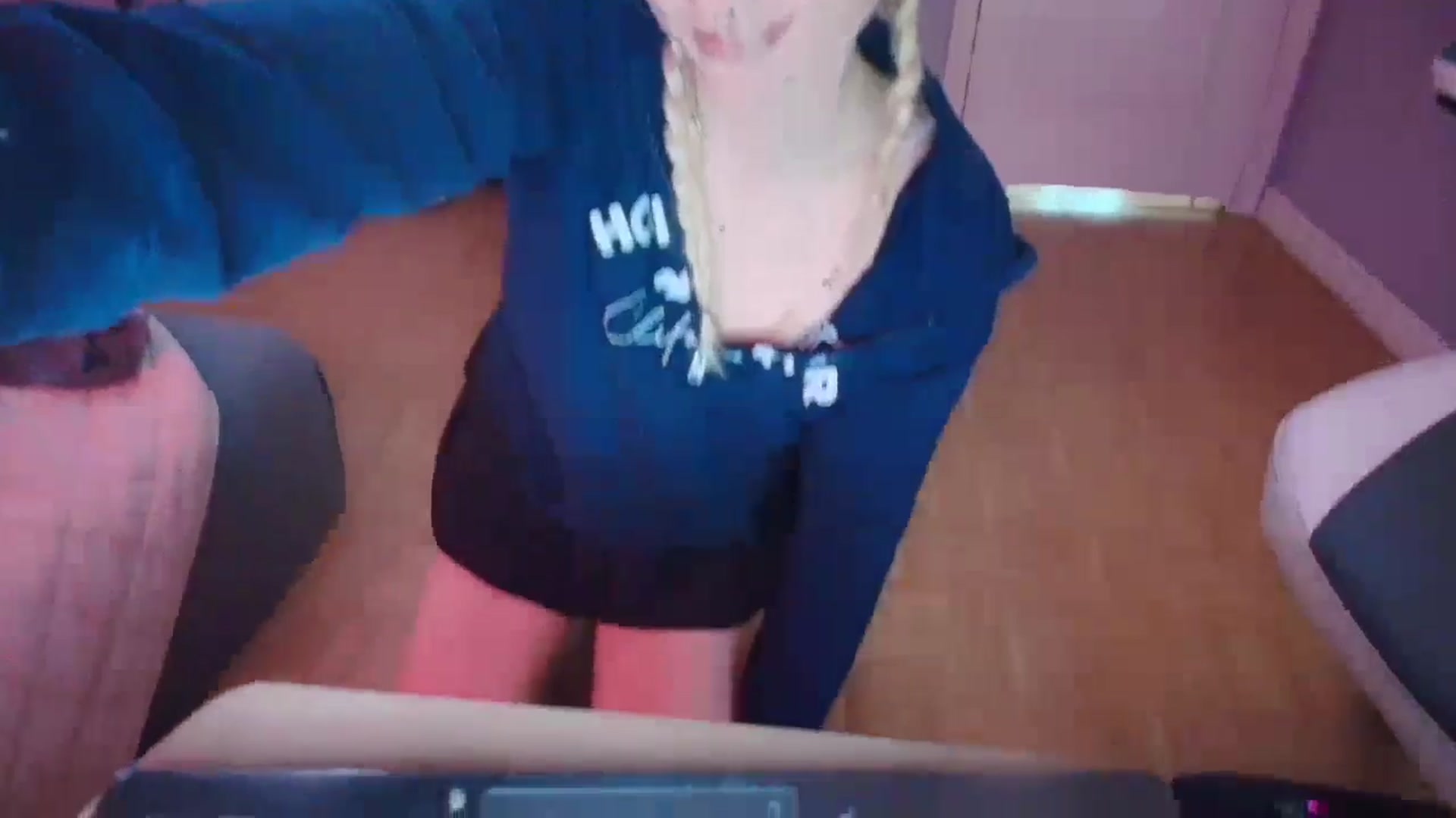 Gallery image thumbnail from DuckChan0's myfreecams stream on, 02/18/2025, 15:44 image 8 of 20