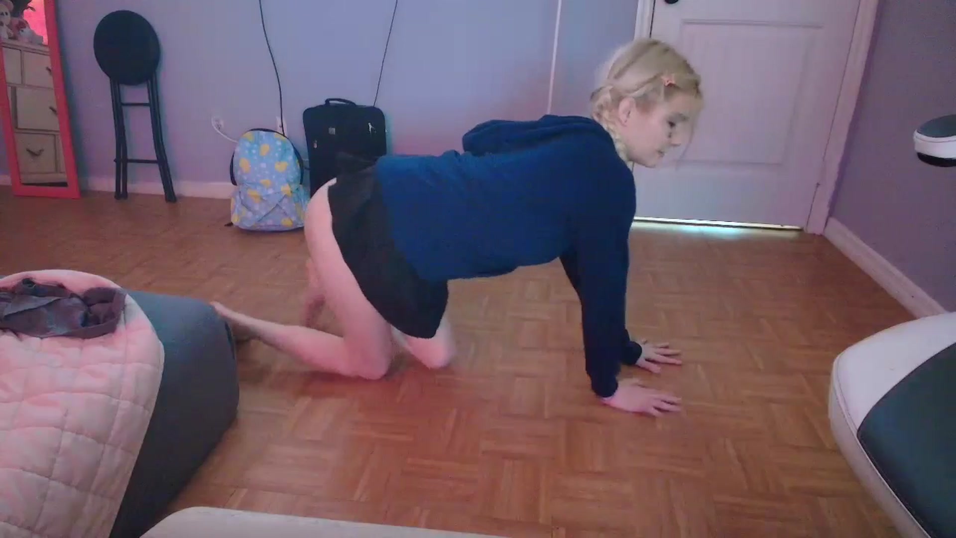 Gallery image thumbnail from DuckChan0's myfreecams stream on, 02/18/2025, 15:44 image 7 of 20