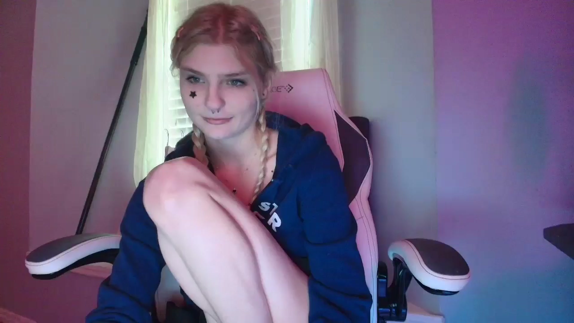 Gallery image thumbnail from DuckChan0's myfreecams stream on, 02/18/2025, 16:35 image 1 of 20