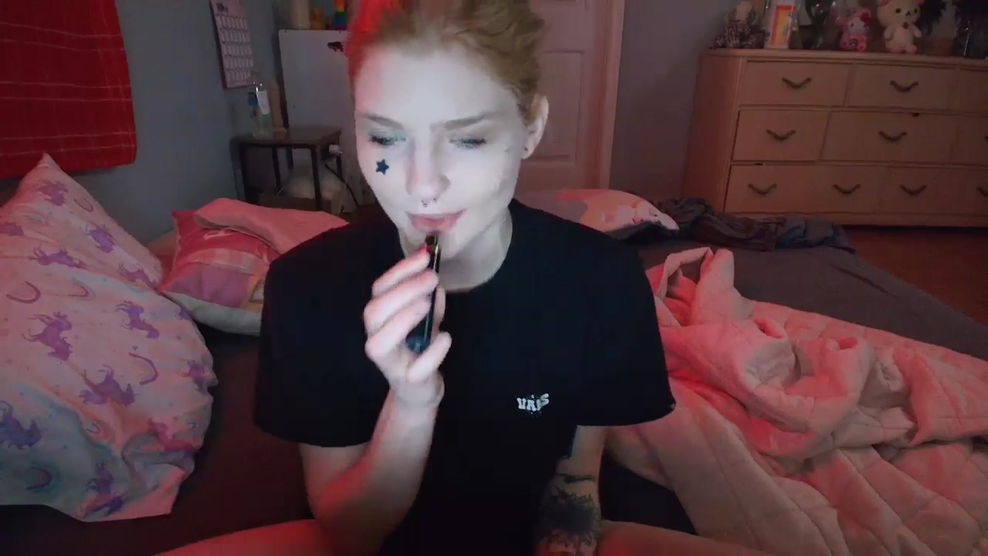 Gallery image thumbnail from DuckChan0's myfreecams stream on, 02/19/2025, 13:54 image 6 of 20