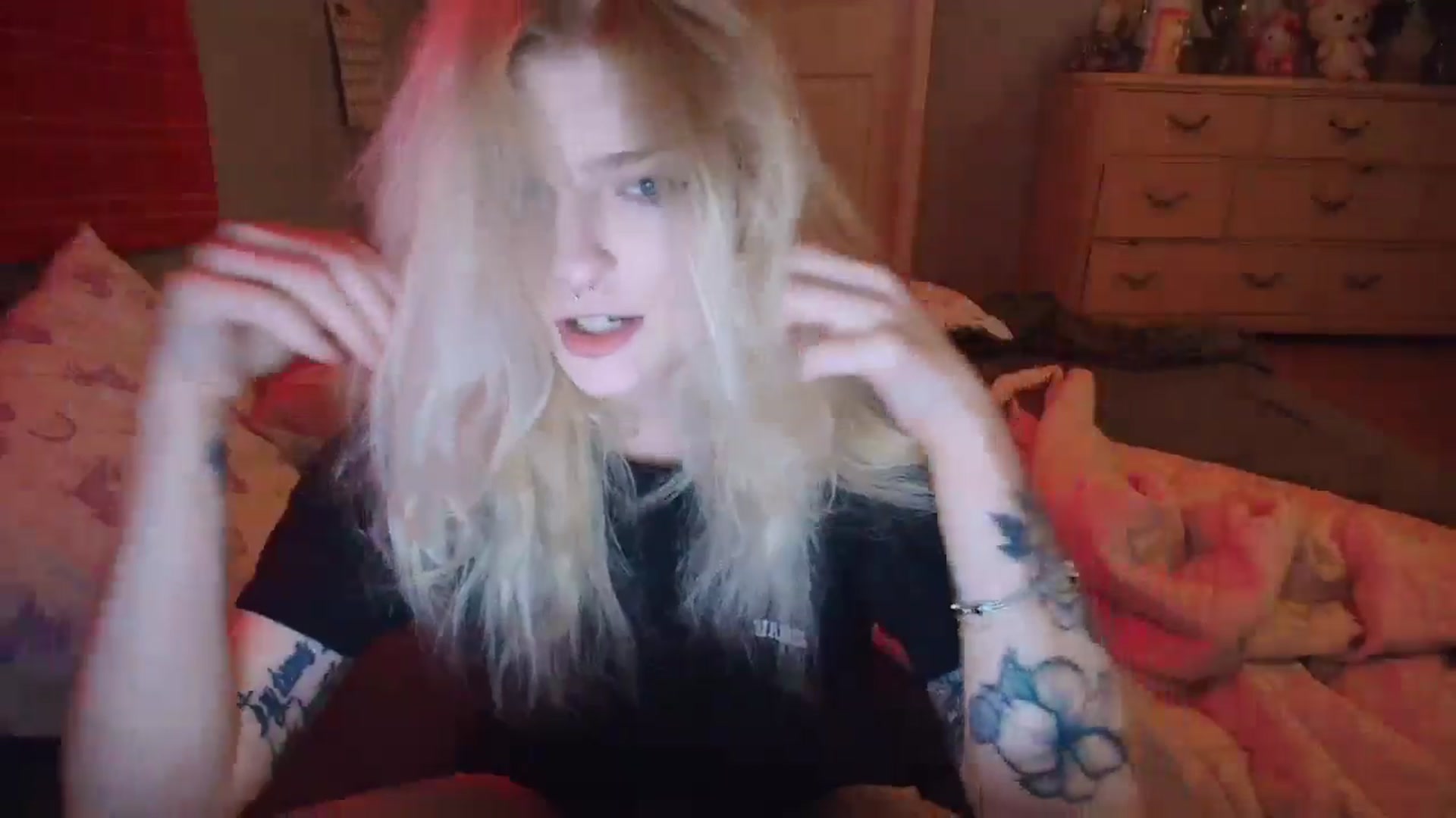 Gallery image thumbnail from DuckChan0's myfreecams stream on, 02/19/2025, 13:54 image 9 of 20