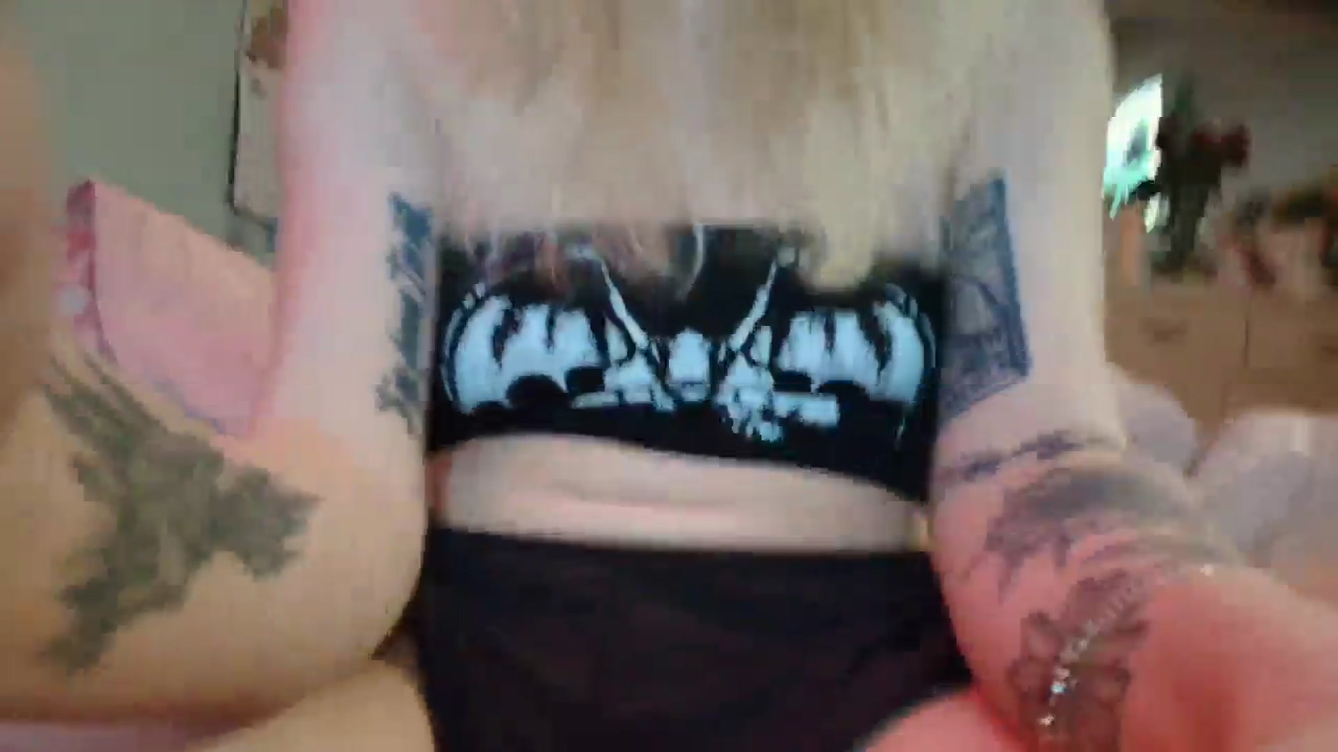 Gallery image thumbnail from DuckChan0's myfreecams stream on, 02/19/2025, 14:07 image 6 of 20