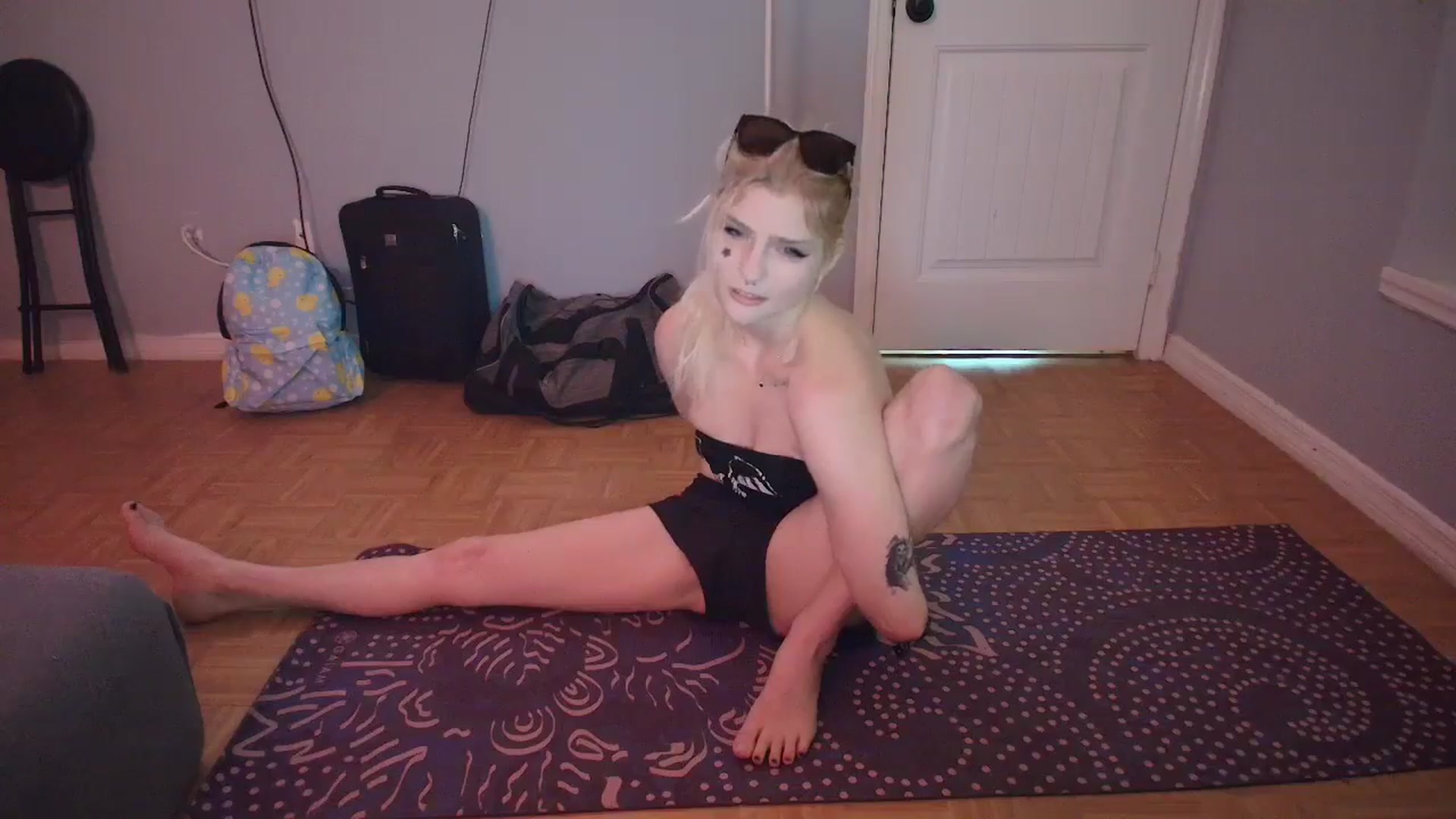 Gallery image thumbnail from DuckChan0's myfreecams stream on, 02/19/2025, 15:04 image 10 of 20