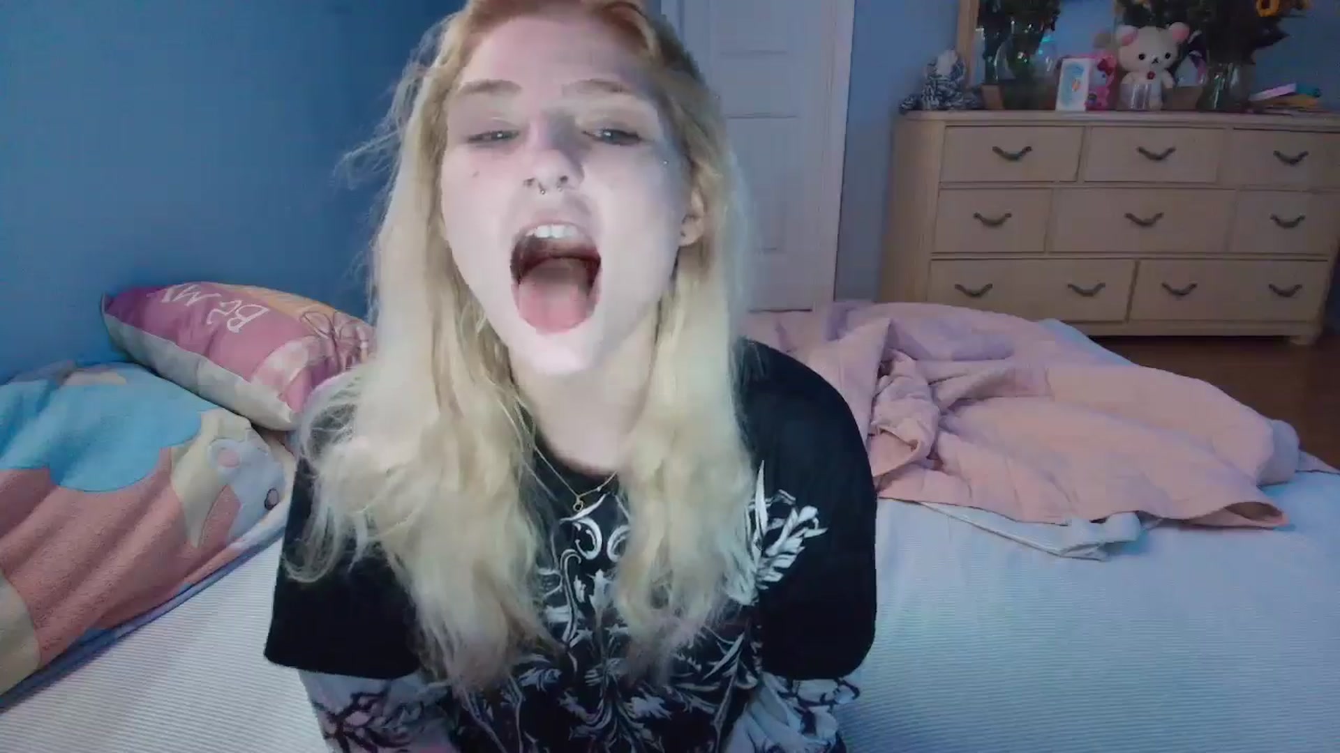 Gallery image thumbnail from DuckChan0's myfreecams stream on, 02/20/2025, 14:02 image 8 of 20