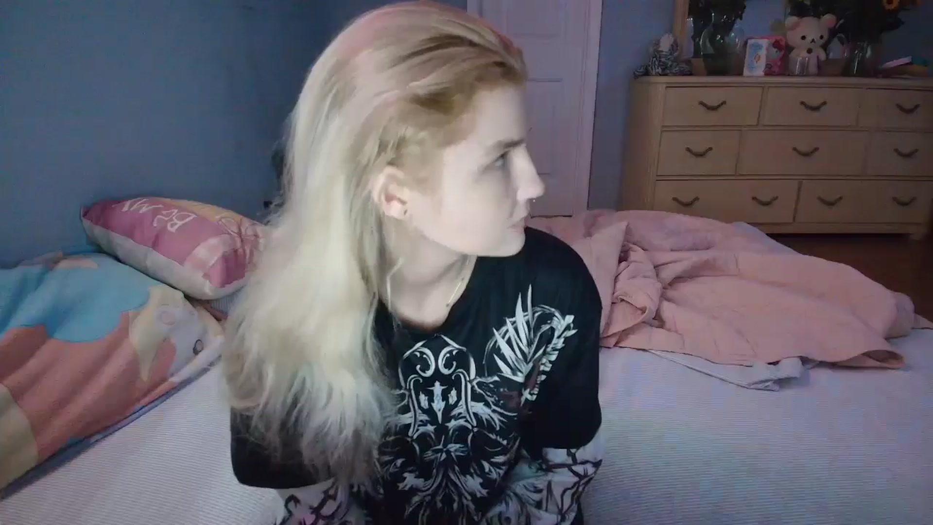 Gallery image thumbnail from DuckChan0's myfreecams stream on, 02/20/2025, 14:02 image 9 of 20