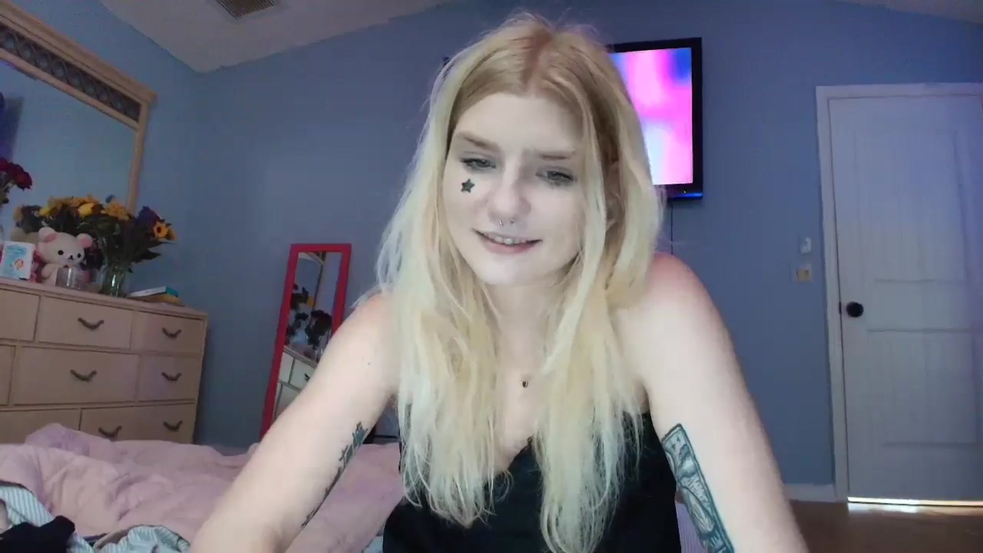 Gallery image thumbnail from DuckChan0's myfreecams stream on, 02/20/2025, 17:21 image 6 of 20