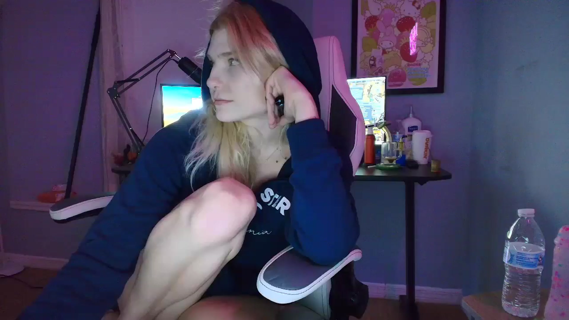 Gallery image thumbnail from DuckChan0's myfreecams stream on, 02/21/2025, 24:24 image 3 of 20