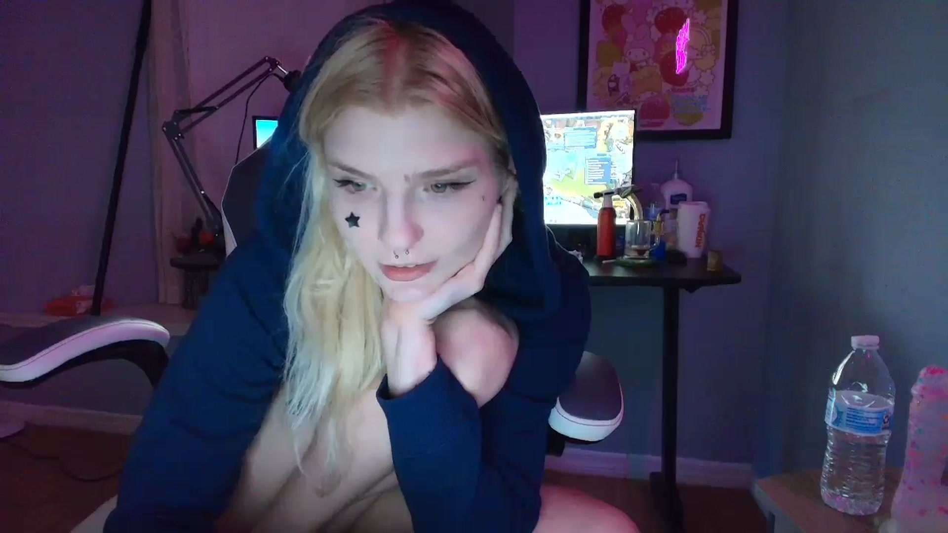 Gallery image thumbnail from DuckChan0's myfreecams stream on, 02/21/2025, 24:24 image 5 of 20