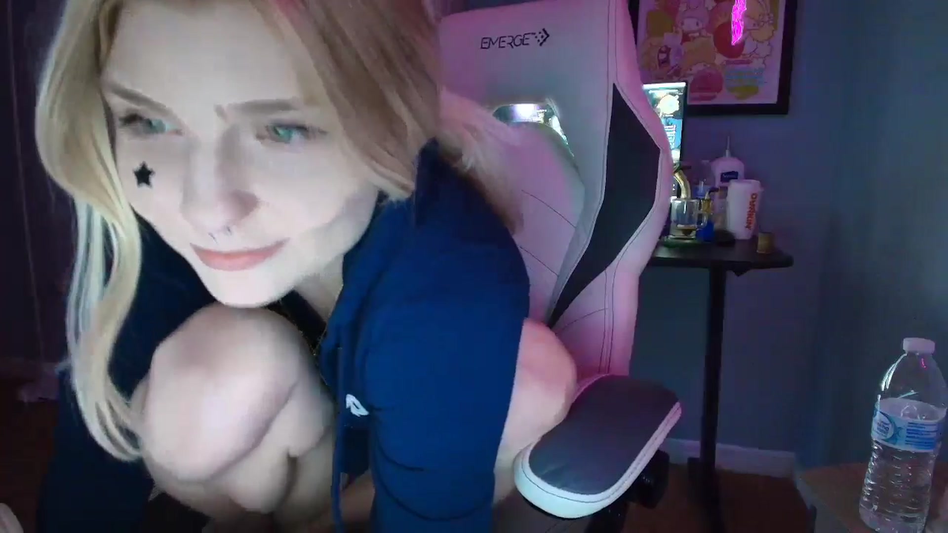 Gallery image thumbnail from DuckChan0's myfreecams stream on, 02/21/2025, 24:24 image 18 of 20