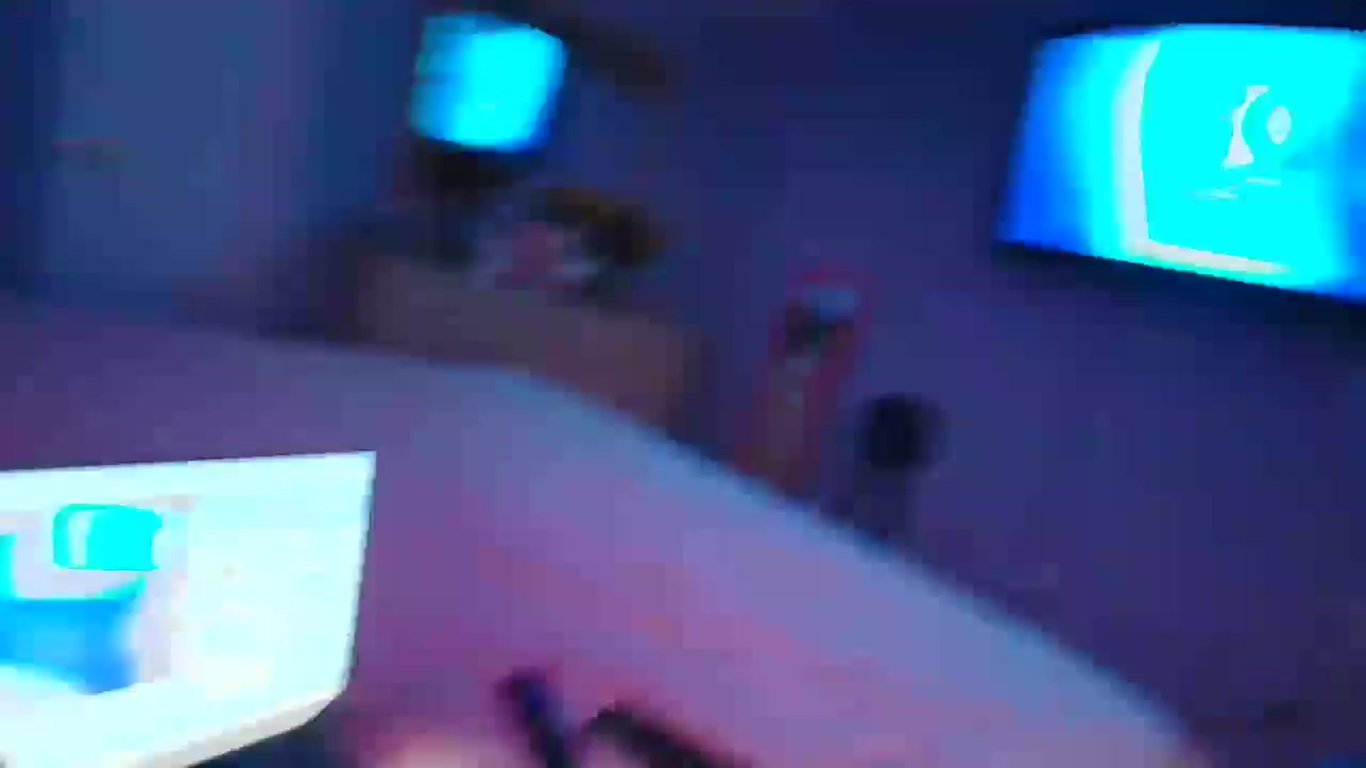 Gallery image thumbnail from DuckChan0's myfreecams stream on, 02/21/2025, 24:24 image 16 of 20