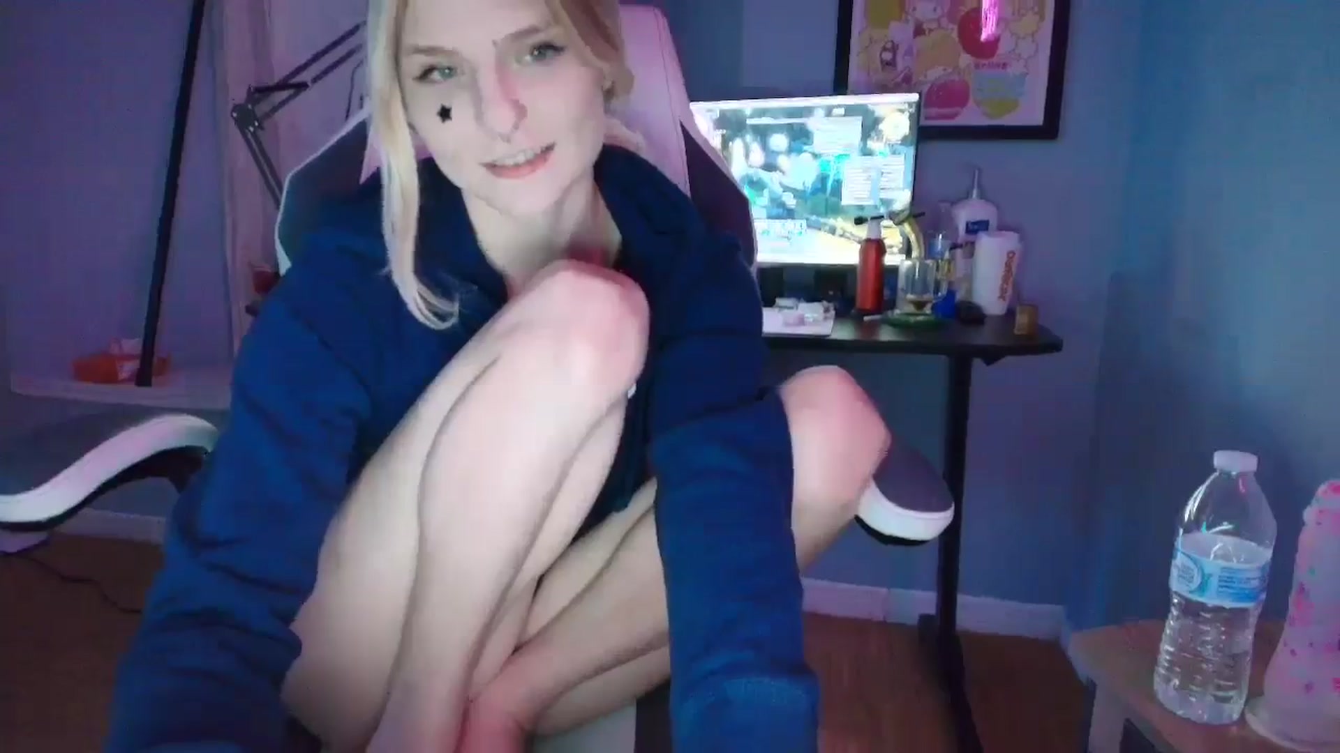 Gallery image thumbnail from DuckChan0's myfreecams stream on, 02/21/2025, 24:24 image 19 of 20