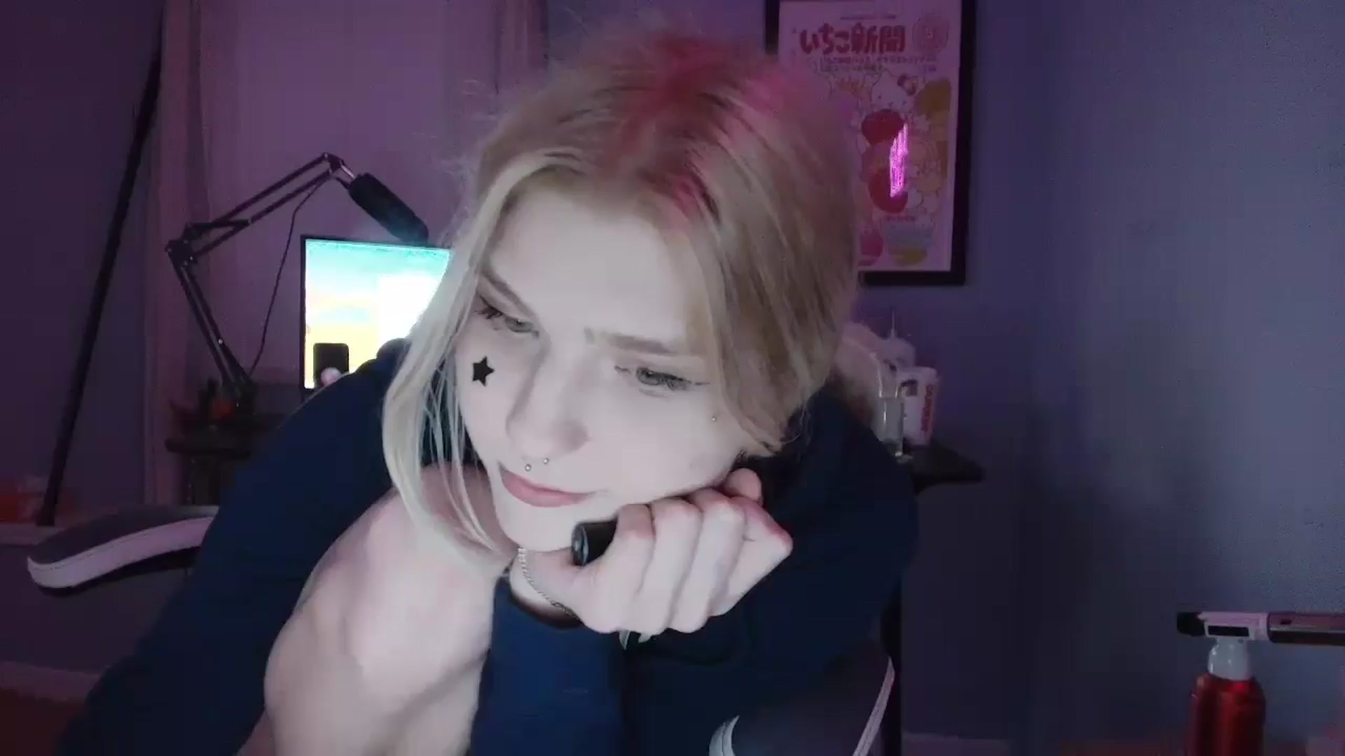Gallery image thumbnail from DuckChan0's myfreecams stream on, 02/21/2025, 01:11 image 1 of 20