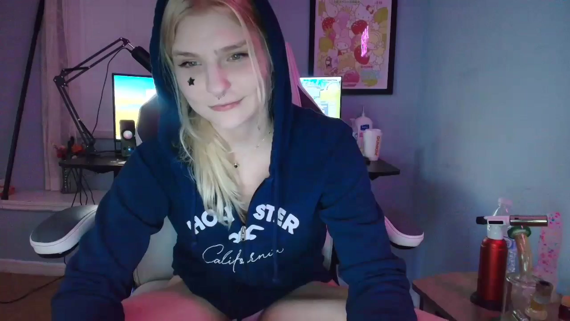 Gallery image thumbnail from DuckChan0's myfreecams stream on, 02/21/2025, 01:11 image 20 of 20