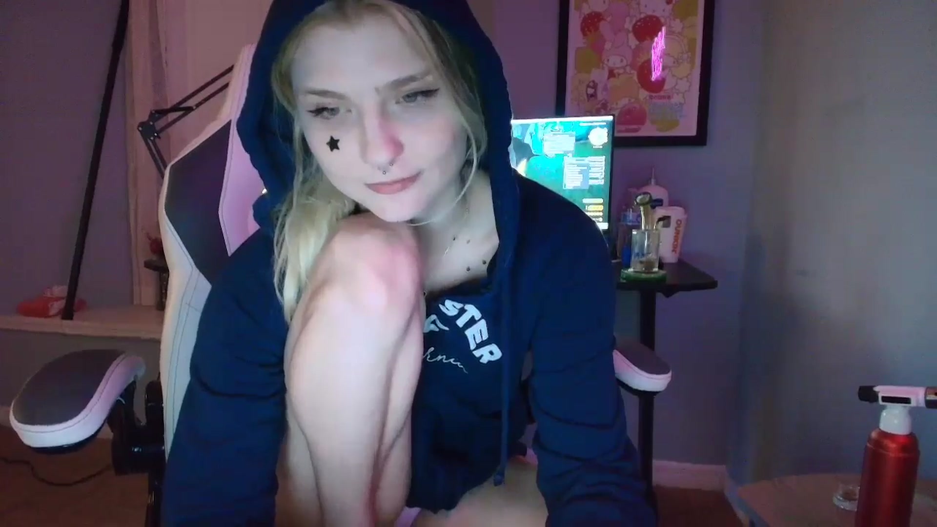 Gallery image thumbnail from DuckChan0's myfreecams stream on, 02/21/2025, 01:11 image 5 of 20