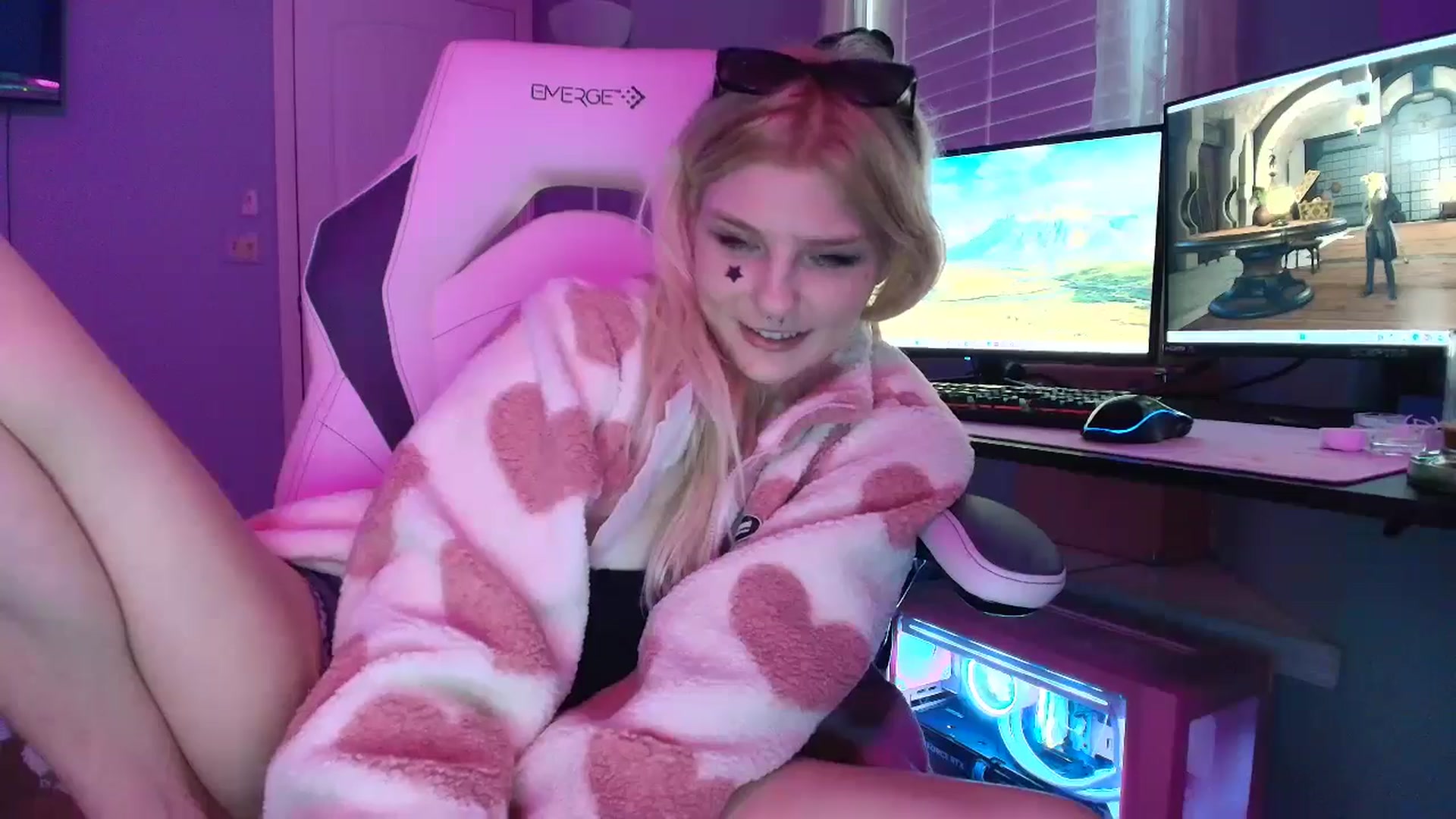 Gallery image thumbnail from DuckChan0's myfreecams stream on, 02/21/2025, 17:38 image 8 of 20