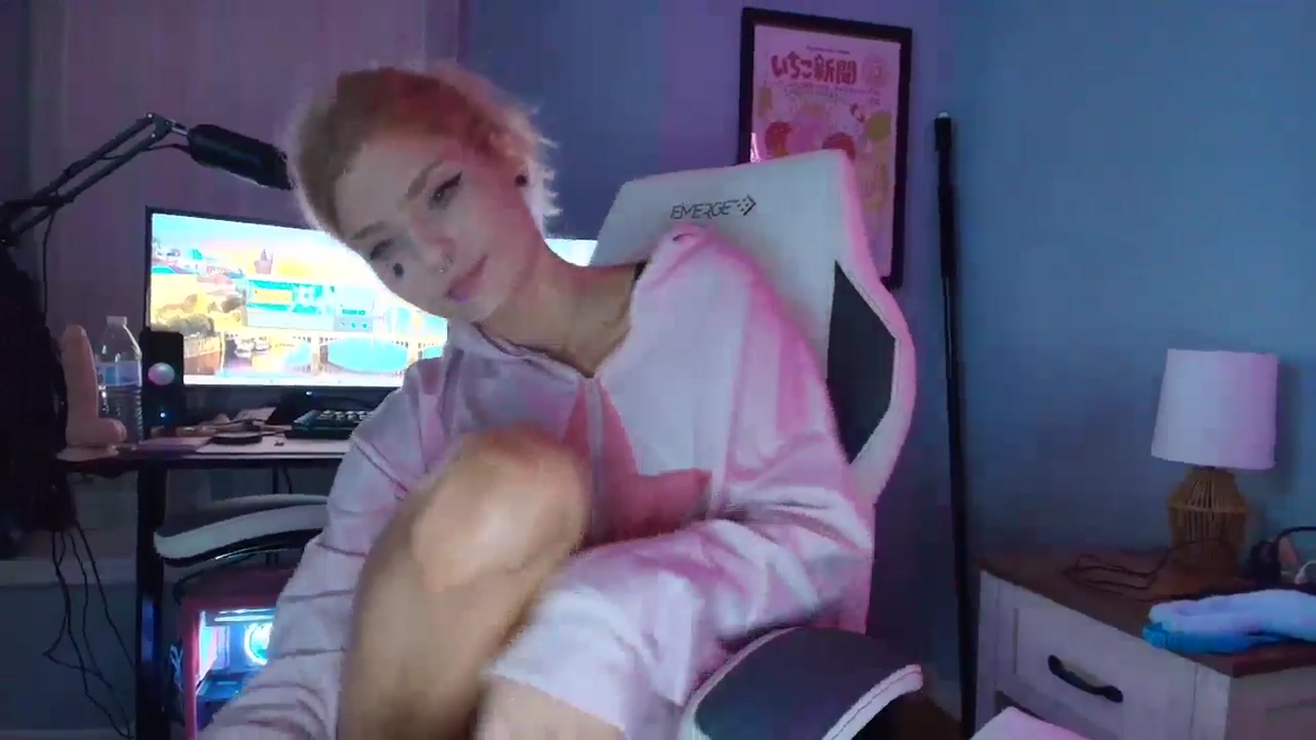 Gallery image thumbnail from DuckChan0's myfreecams stream on, 02/24/2025, 24:06 image 5 of 20
