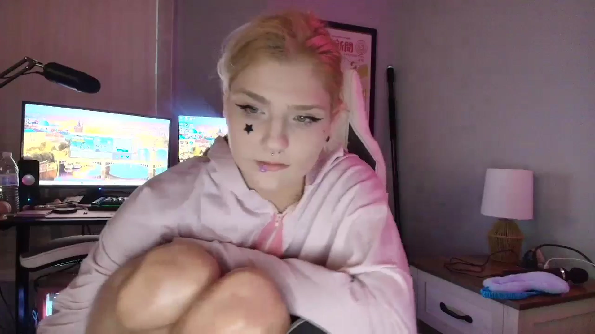 Gallery image thumbnail from DuckChan0's myfreecams stream on, 02/24/2025, 24:06 image 3 of 20