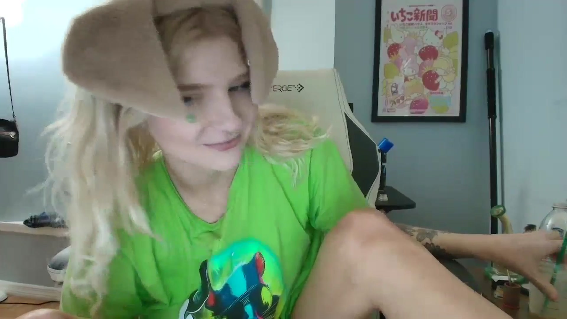 Gallery image thumbnail from DuckChan0's myfreecams stream on, 02/24/2025, 15:36 image 15 of 20