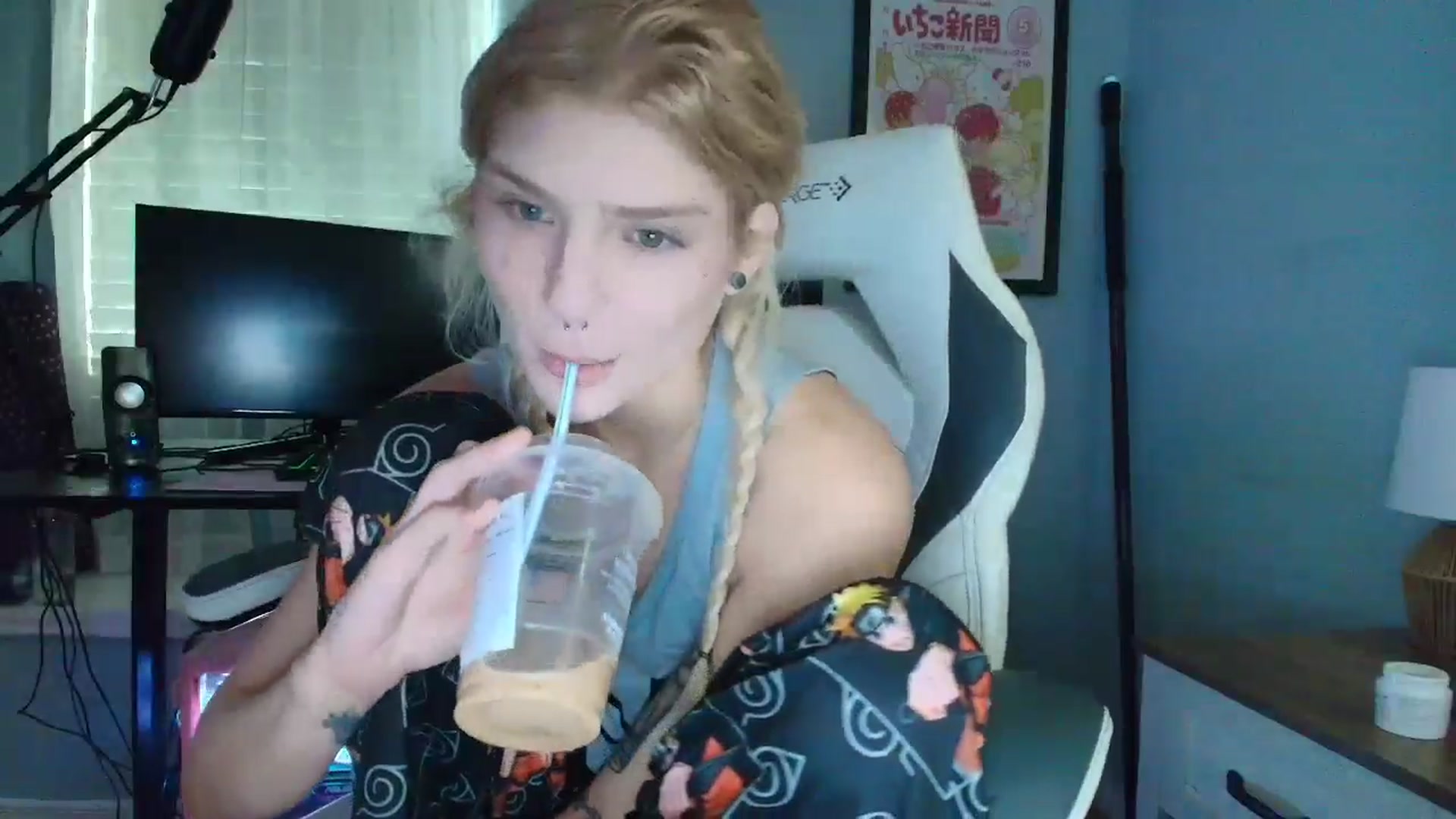 Gallery image thumbnail from DuckChan0's myfreecams stream on, 02/25/2025, 15:23 image 15 of 20