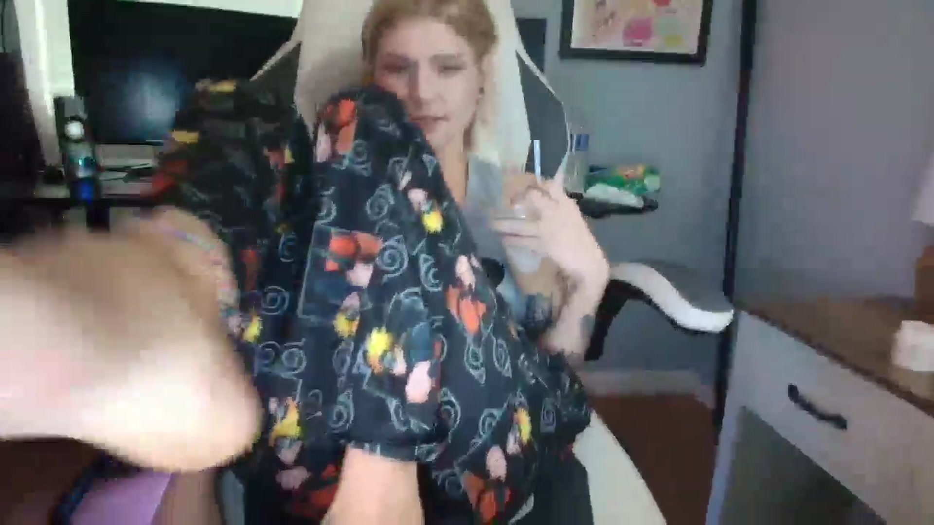 Gallery image thumbnail from DuckChan0's myfreecams stream on, 02/25/2025, 15:23 image 12 of 20