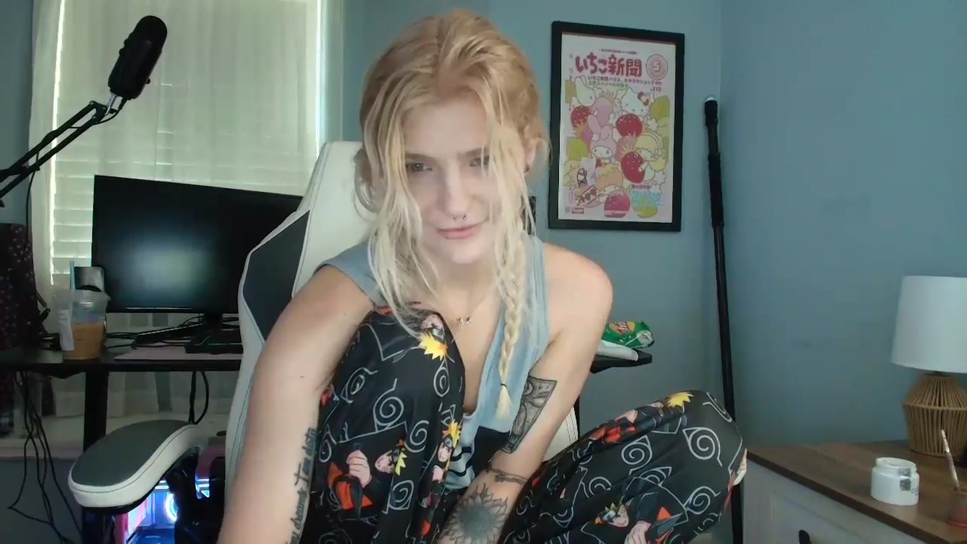 Gallery image thumbnail from DuckChan0's myfreecams stream on, 02/25/2025, 15:23 image 9 of 20