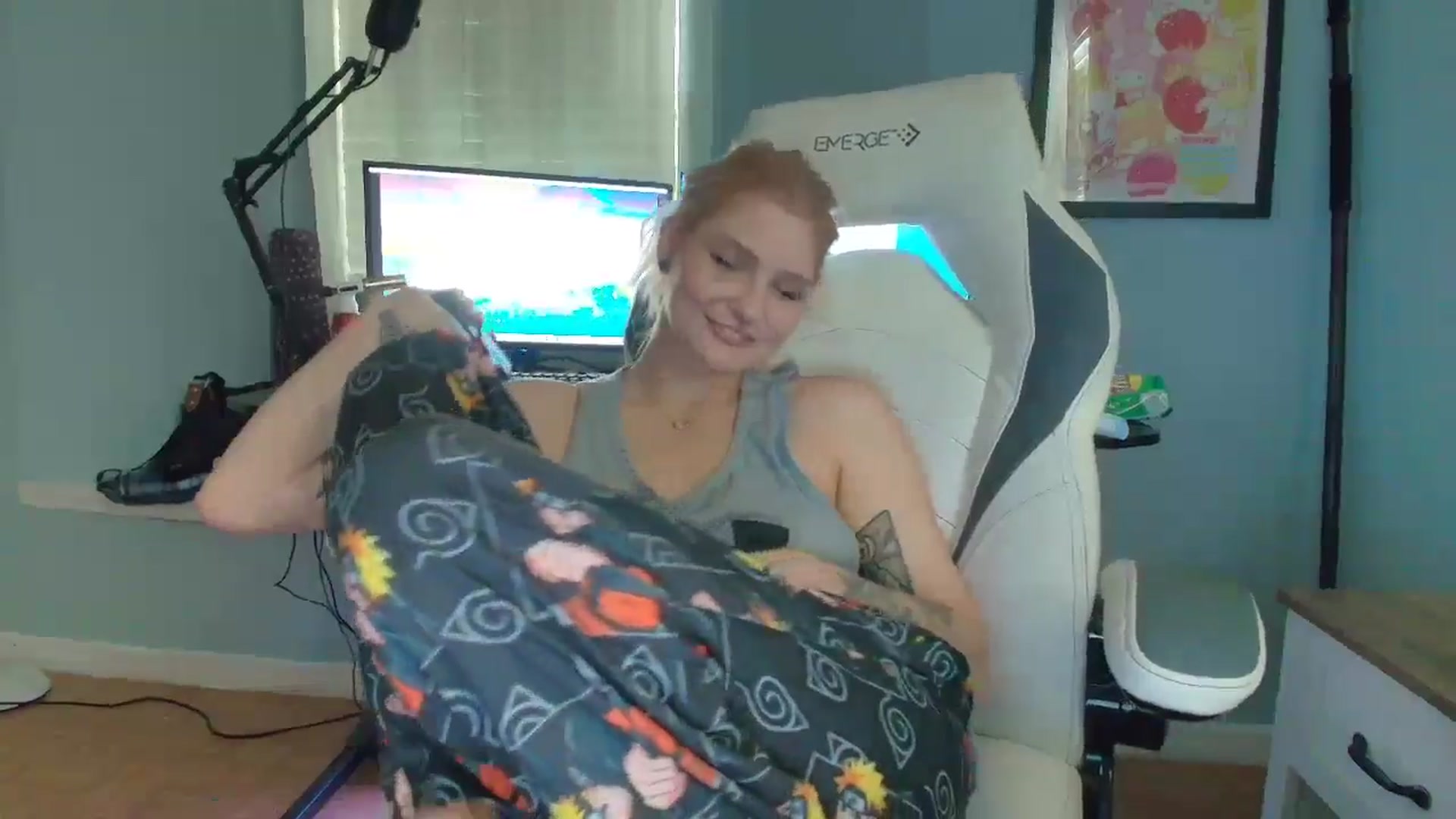 Gallery image thumbnail from DuckChan0's myfreecams stream on, 02/25/2025, 16:32 image 7 of 20