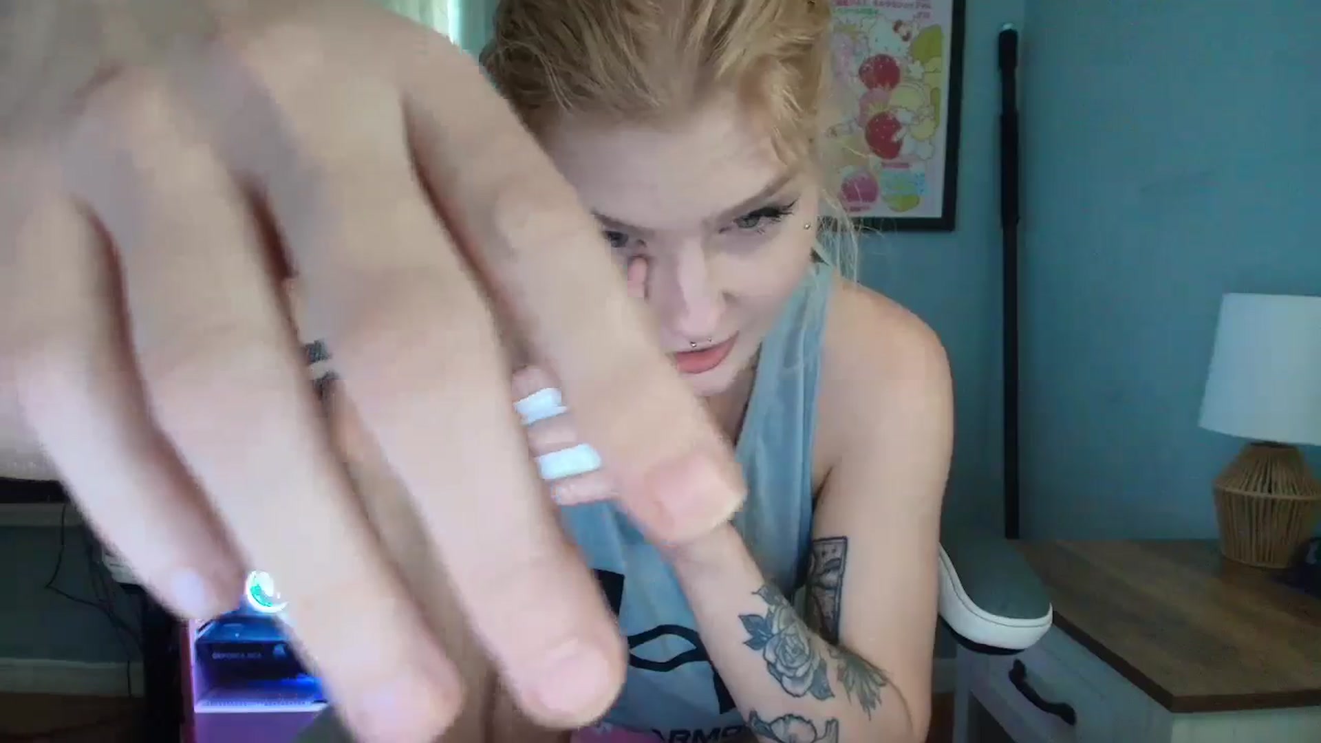 Gallery image thumbnail from DuckChan0's myfreecams stream on, 02/25/2025, 16:32 image 15 of 20
