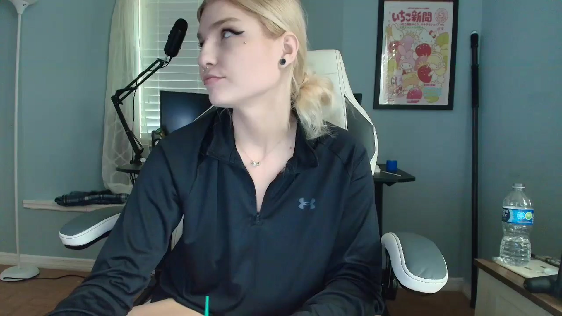 Gallery image thumbnail from DuckChan0's myfreecams stream on, 02/26/2025, 15:54 image 6 of 20