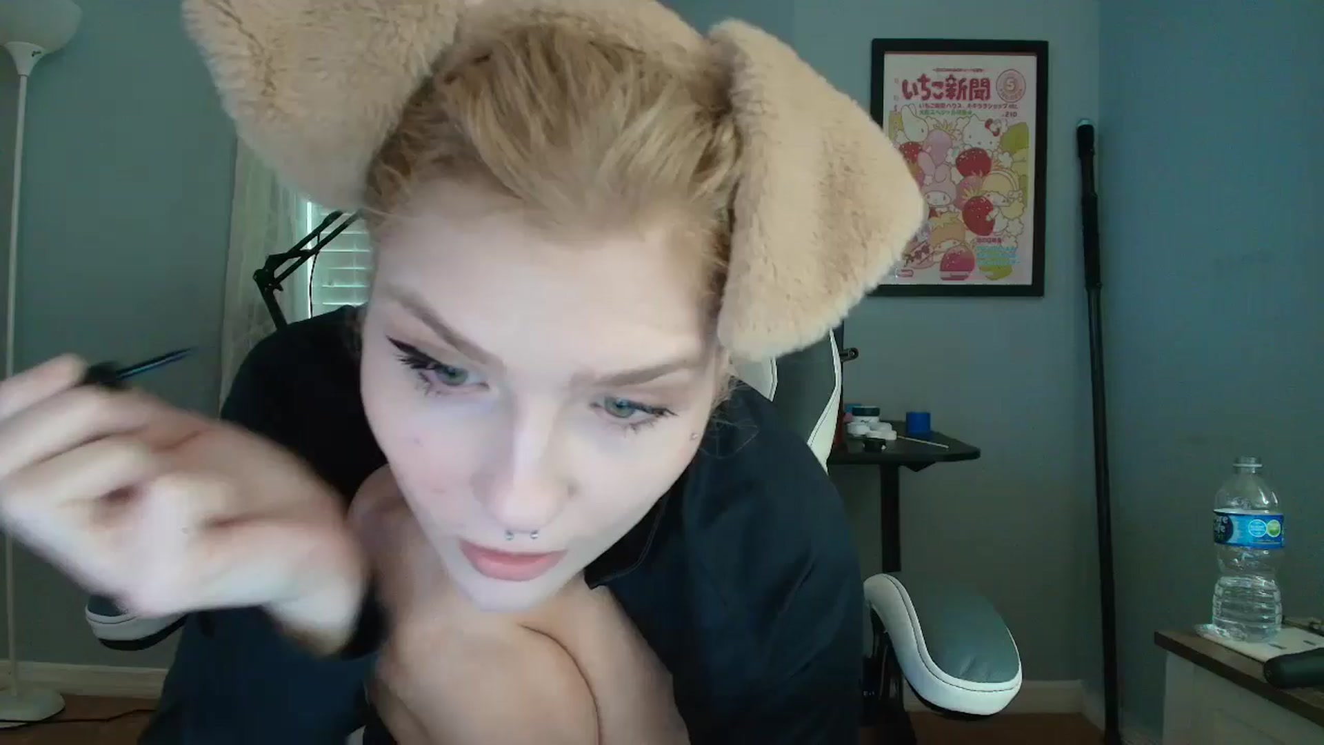 Gallery image thumbnail from DuckChan0's myfreecams stream on, 02/26/2025, 15:54 image 2 of 20