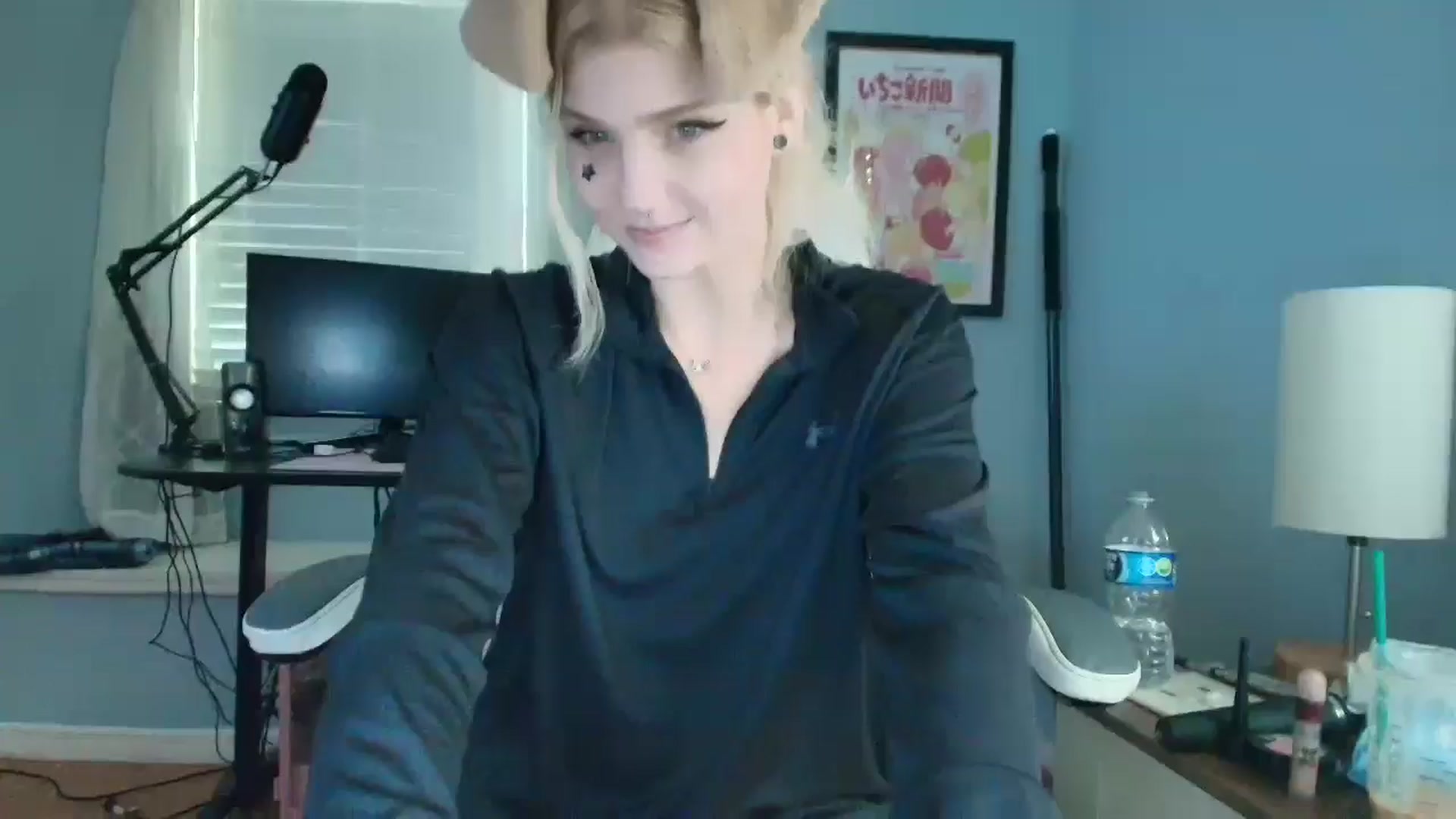 Gallery image thumbnail from DuckChan0's myfreecams stream on, 02/26/2025, 15:54 image 15 of 20