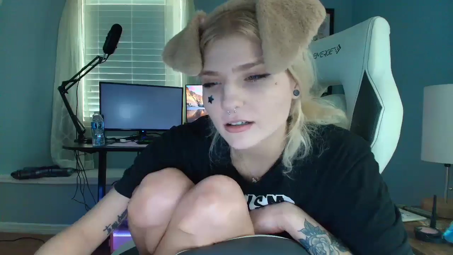 Gallery image thumbnail from DuckChan0's myfreecams stream on, 02/26/2025, 17:08 image 7 of 20