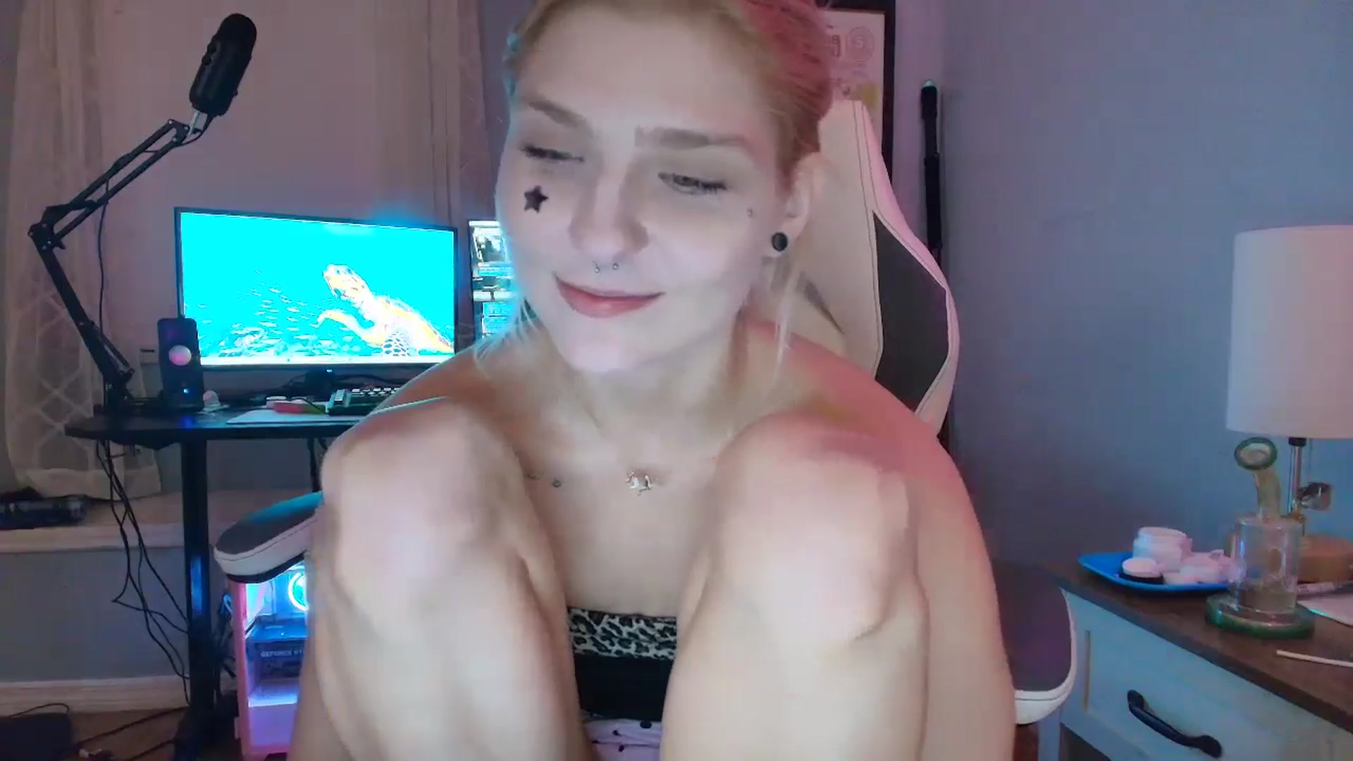 Gallery image thumbnail from DuckChan0's myfreecams stream on, 02/27/2025, 24:00 image 14 of 20