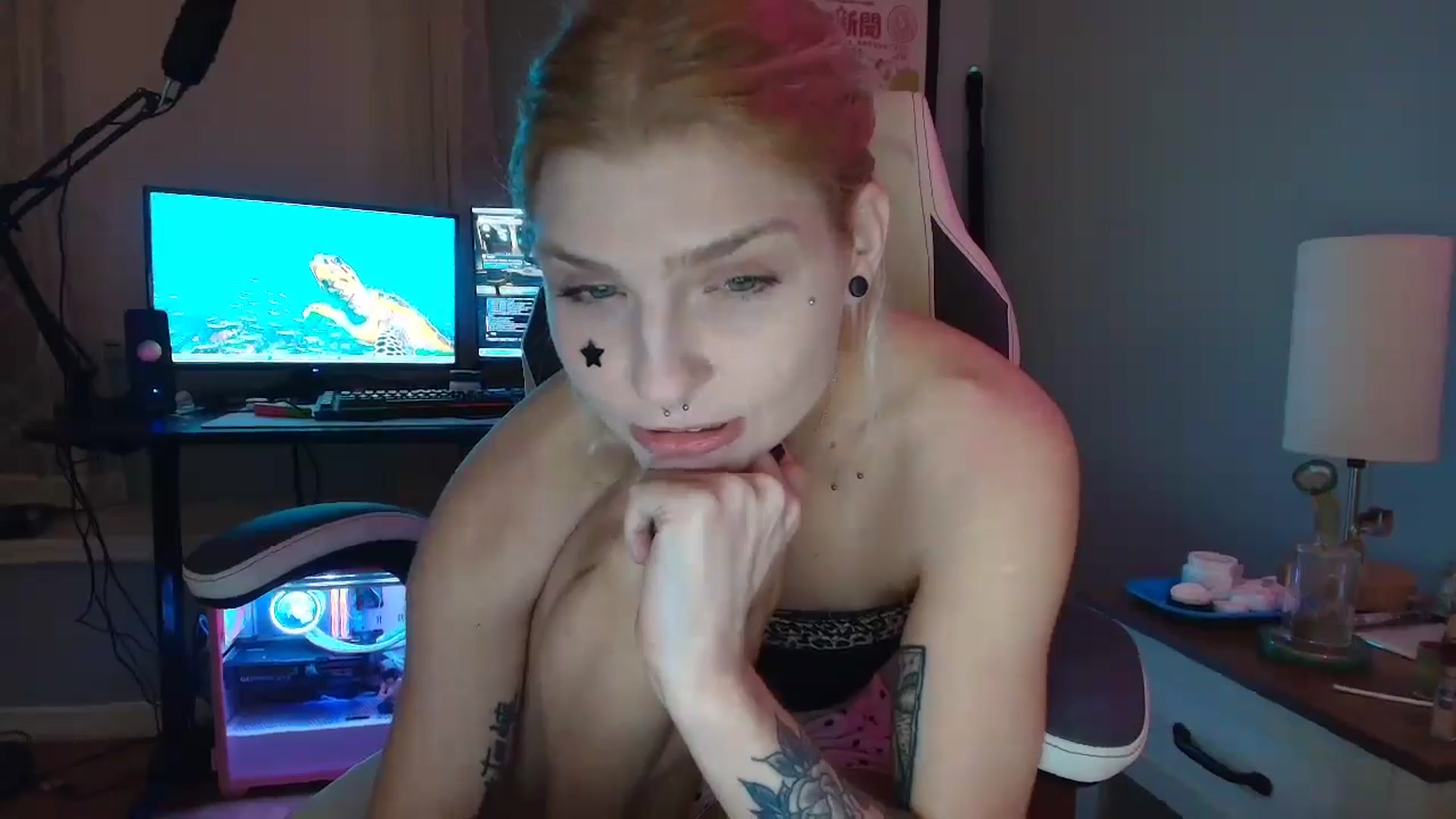 Gallery image thumbnail from DuckChan0's myfreecams stream on, 02/27/2025, 24:00 image 10 of 20