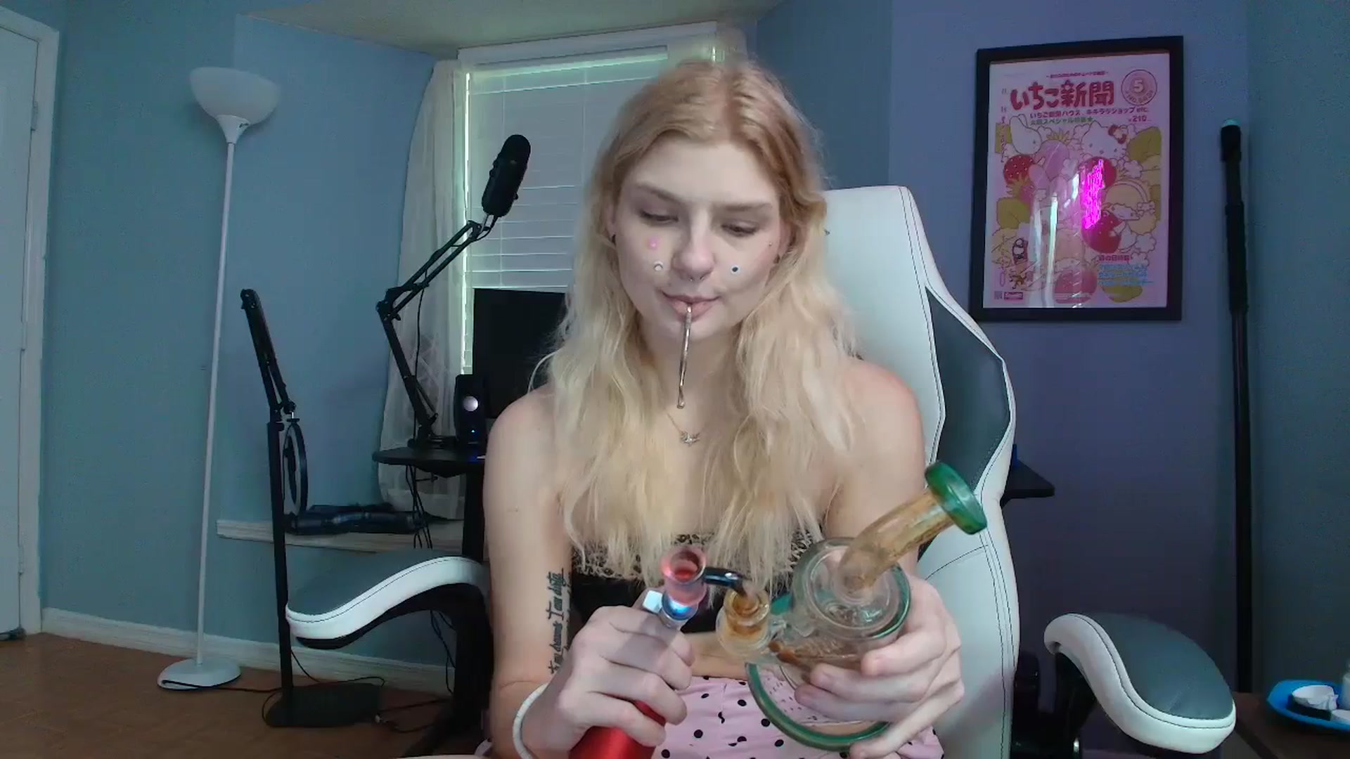 Gallery image thumbnail from DuckChan0's myfreecams stream on, 02/27/2025, 14:06 image 19 of 20