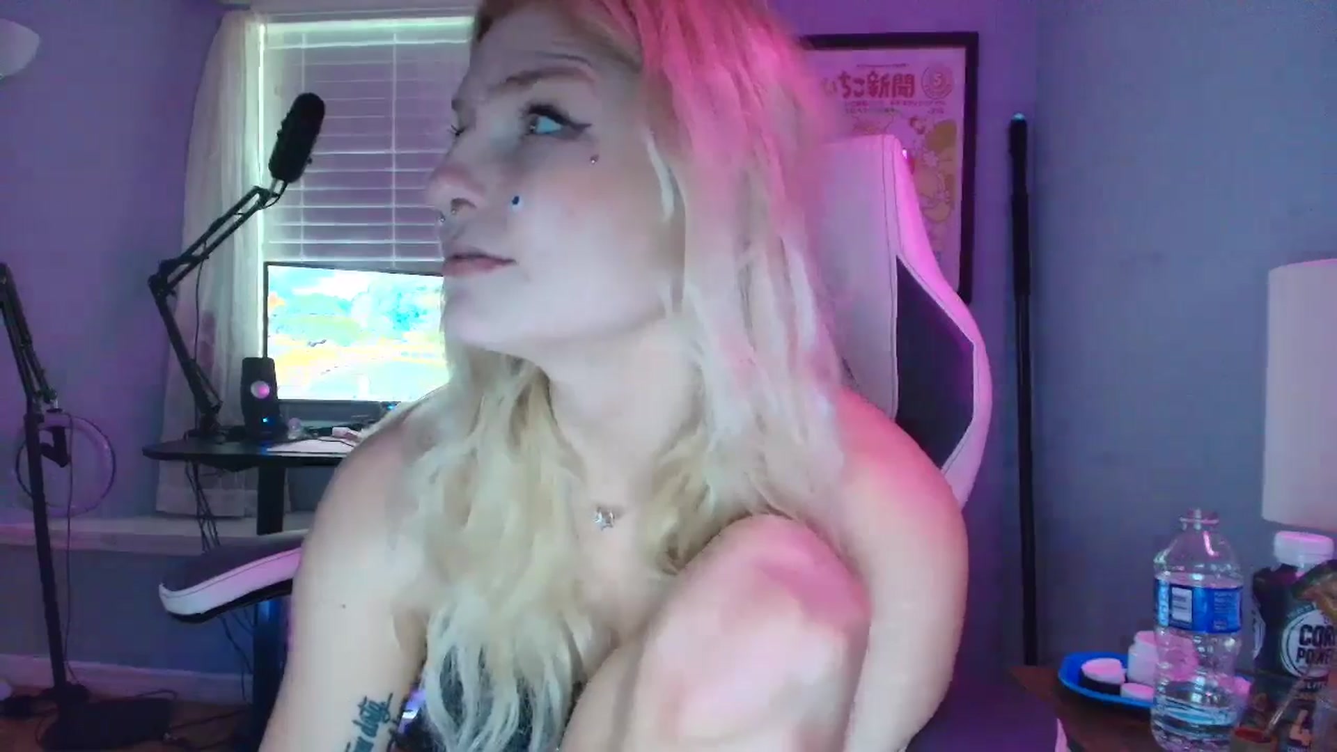 Gallery image thumbnail from DuckChan0's myfreecams stream on, 02/27/2025, 16:25 image 12 of 20