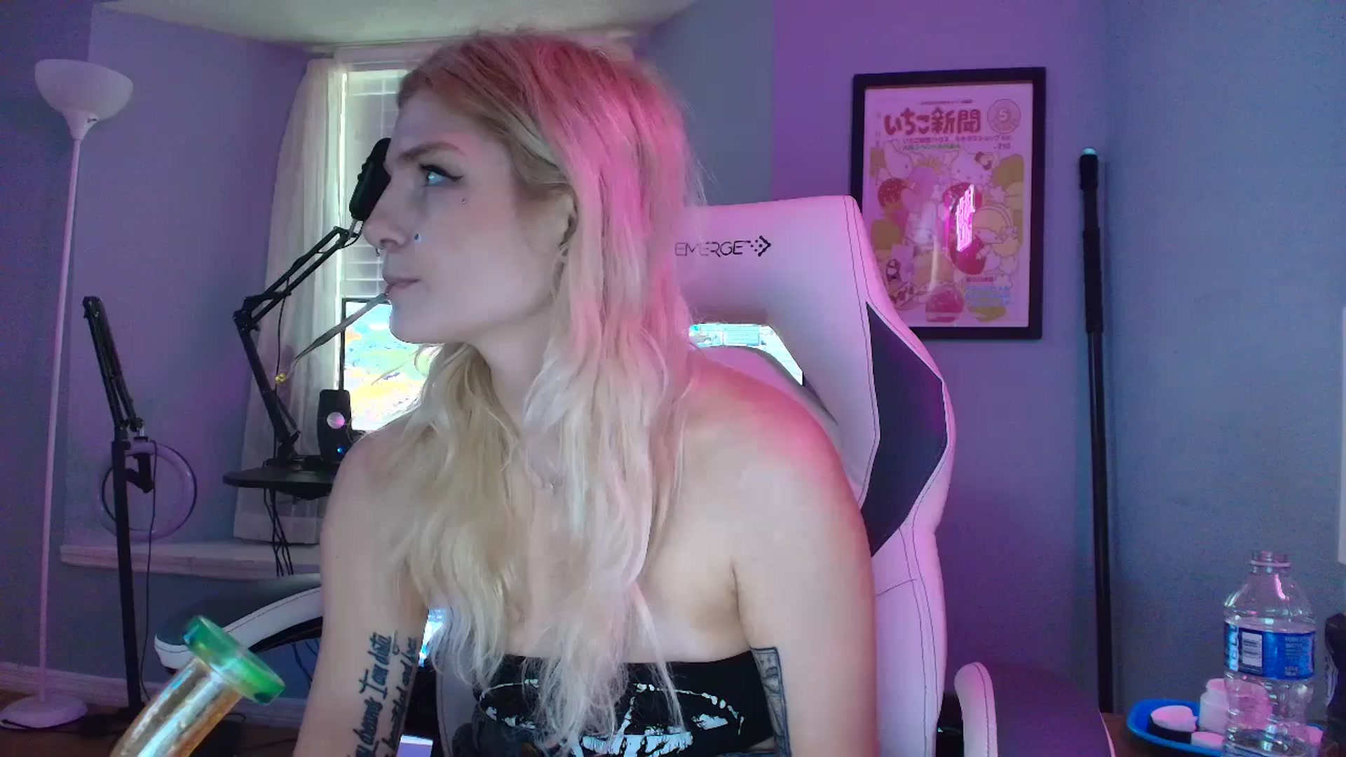 Gallery image thumbnail from DuckChan0's myfreecams stream on, 02/27/2025, 16:25 image 4 of 20