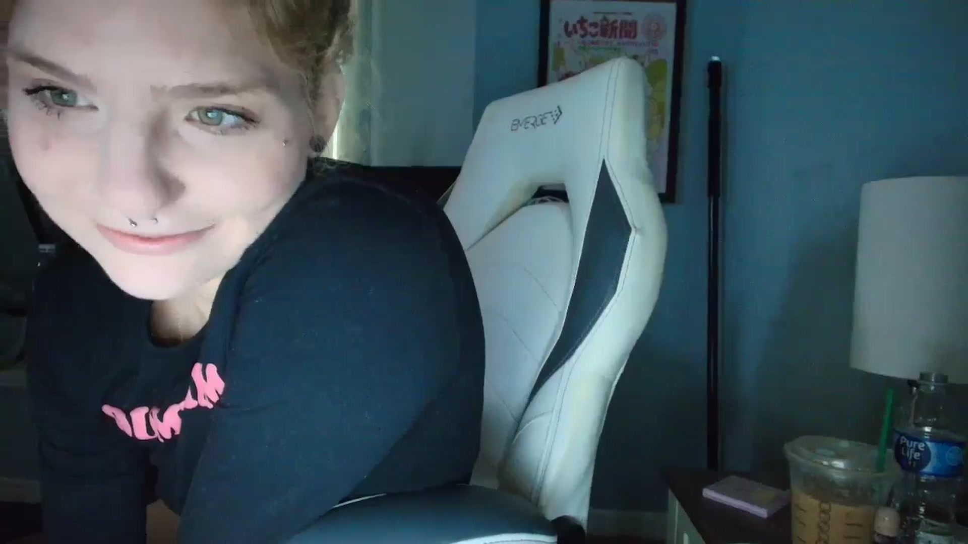 Gallery image thumbnail from DuckChan0's myfreecams stream on, 02/28/2025, 13:46 image 14 of 20