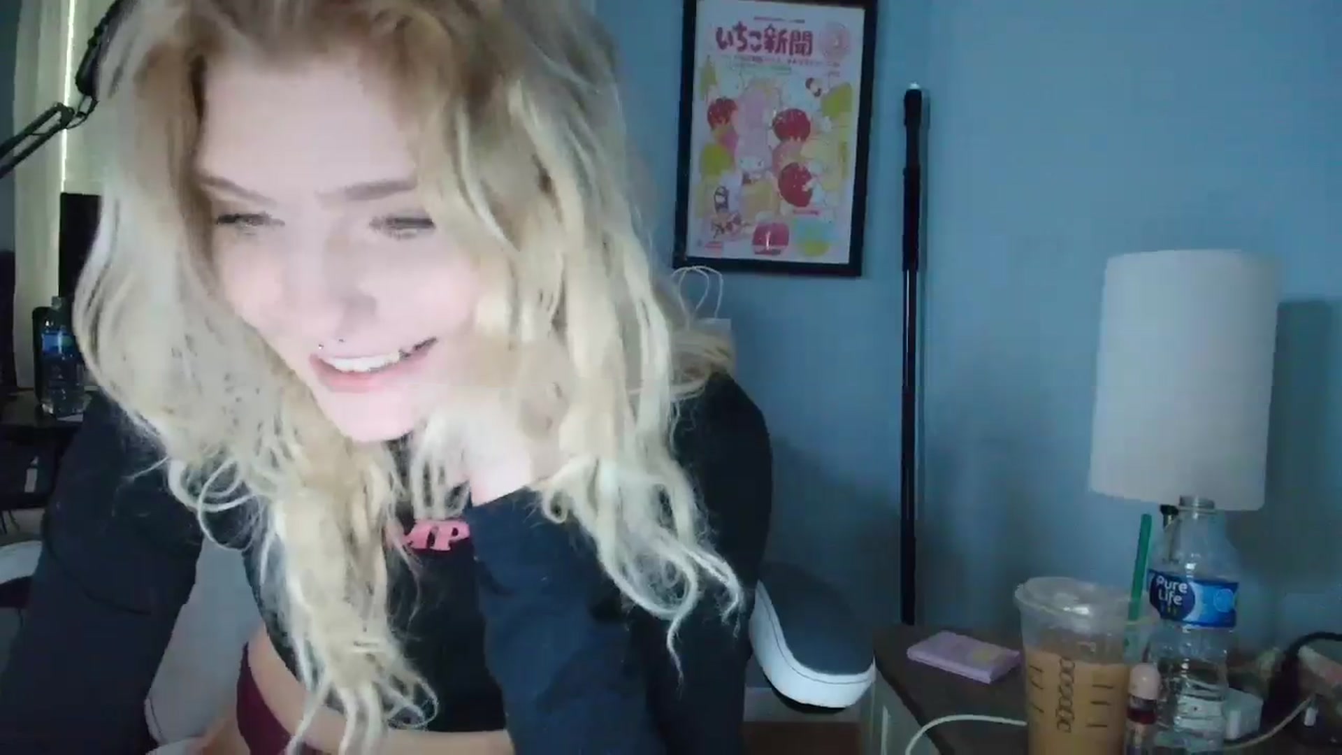Gallery image thumbnail from DuckChan0's myfreecams stream on, 02/28/2025, 13:46 image 16 of 20