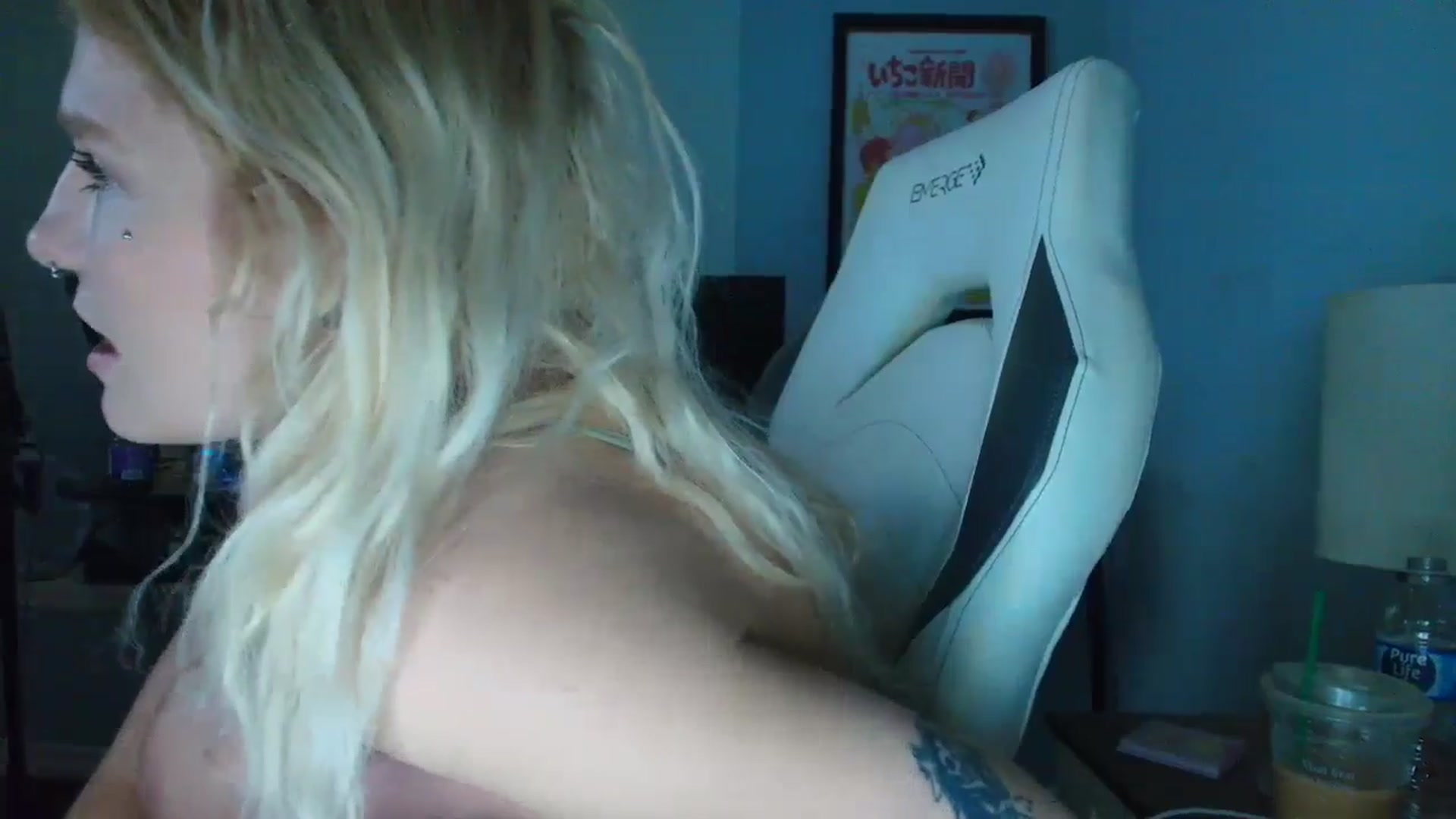 Gallery image thumbnail from DuckChan0's myfreecams stream on, 02/28/2025, 14:19 image 10 of 20