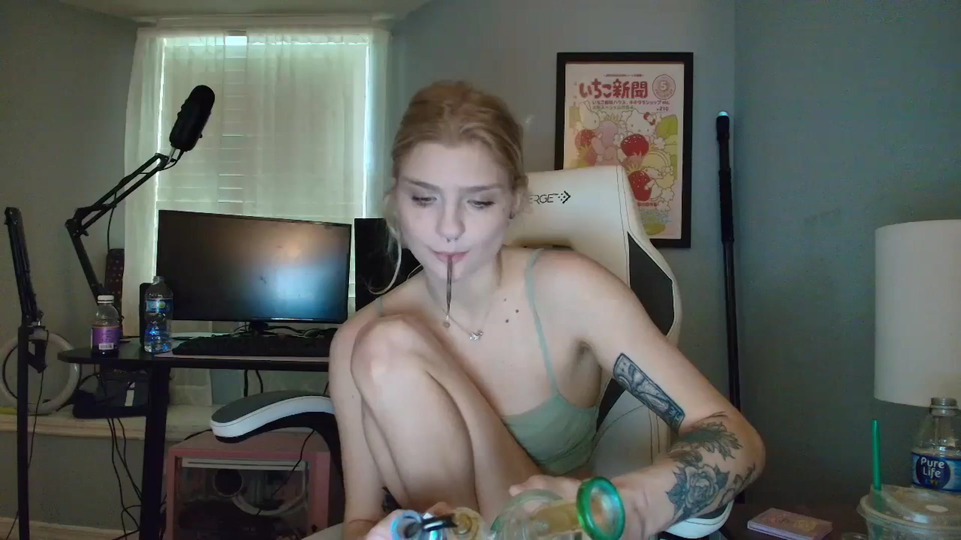 Gallery image thumbnail from DuckChan0's myfreecams stream on, 02/28/2025, 14:19 image 4 of 20